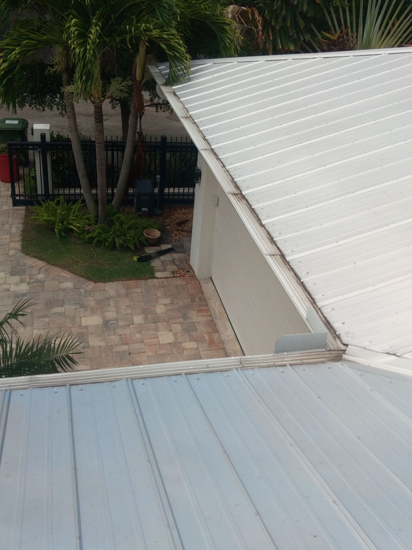 Gutter guards installation combined with gutter cleaning in Sarasota, FL by Gutter Professors