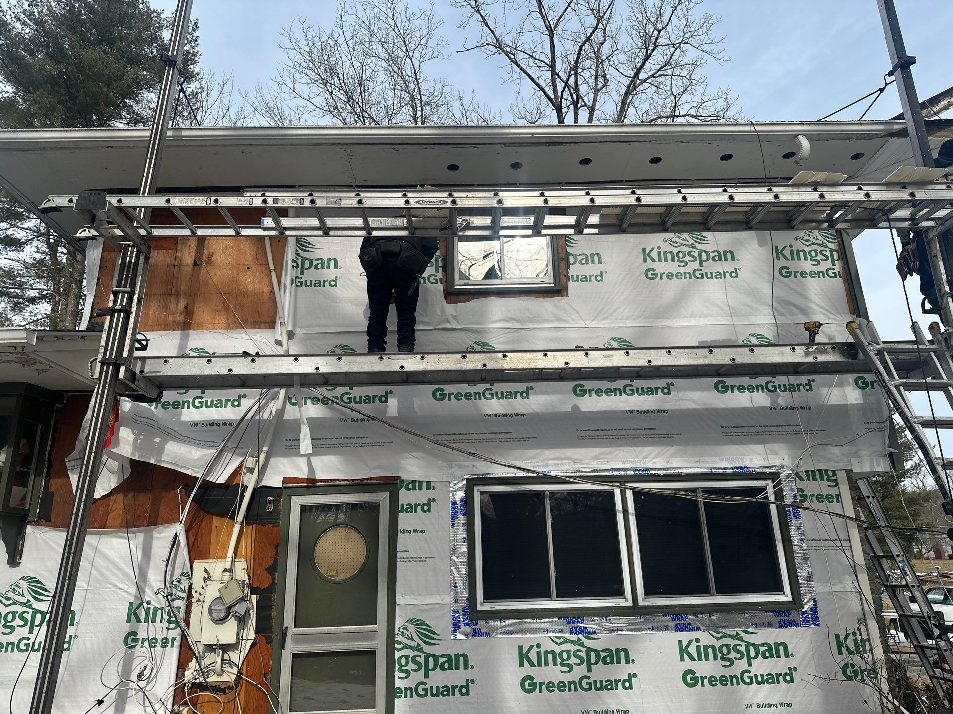 New vinyl siding in Ellenville NY by roberts roofing