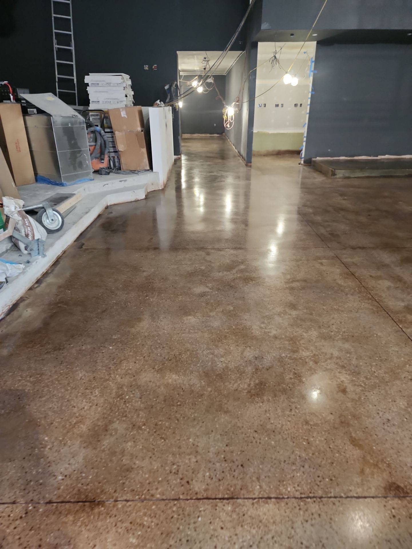 Tulio's Restaurant by Seamless Surfaces