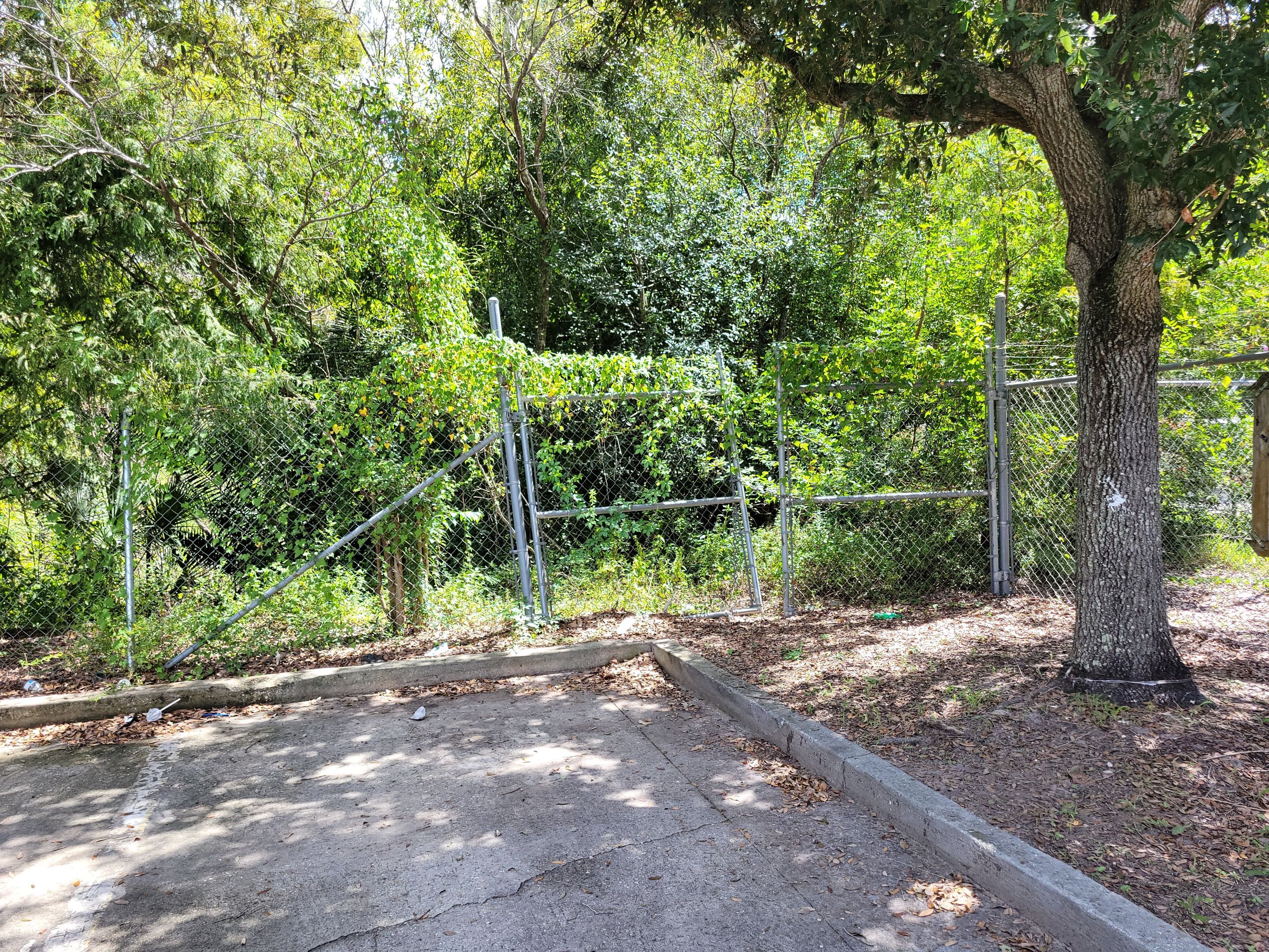 Chain-link Fence Installation using Commercial Chain-link Fence by Asap fence and gates, LLC