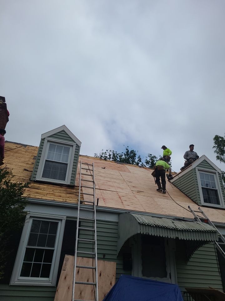 Arlington: CertainTeed Landmark Architectural Shingle in Georgetown Gray by RM Banning, Inc.