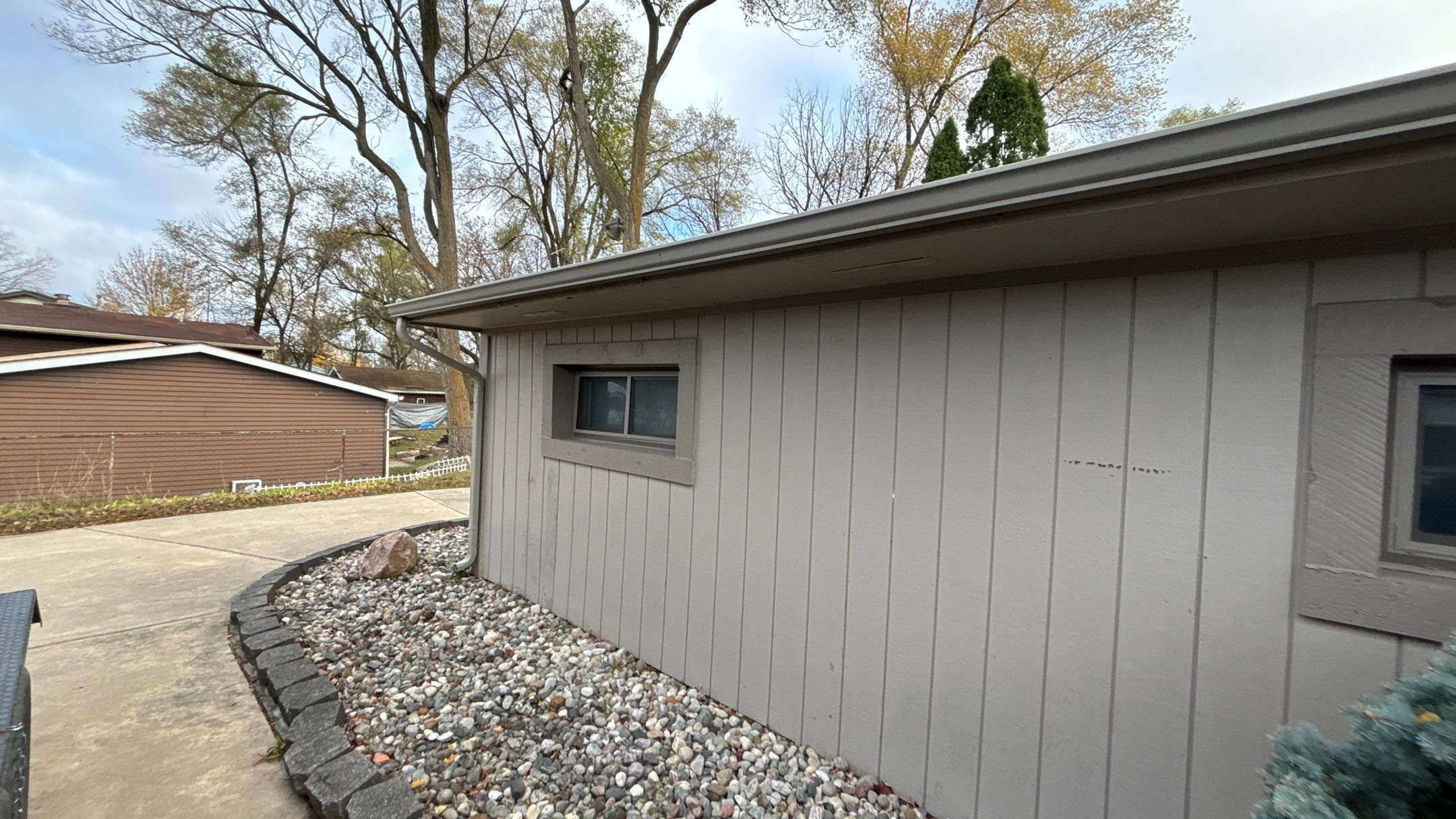 Siding Replacement using Alside Charter Oak D4.5" by 180 Contractors