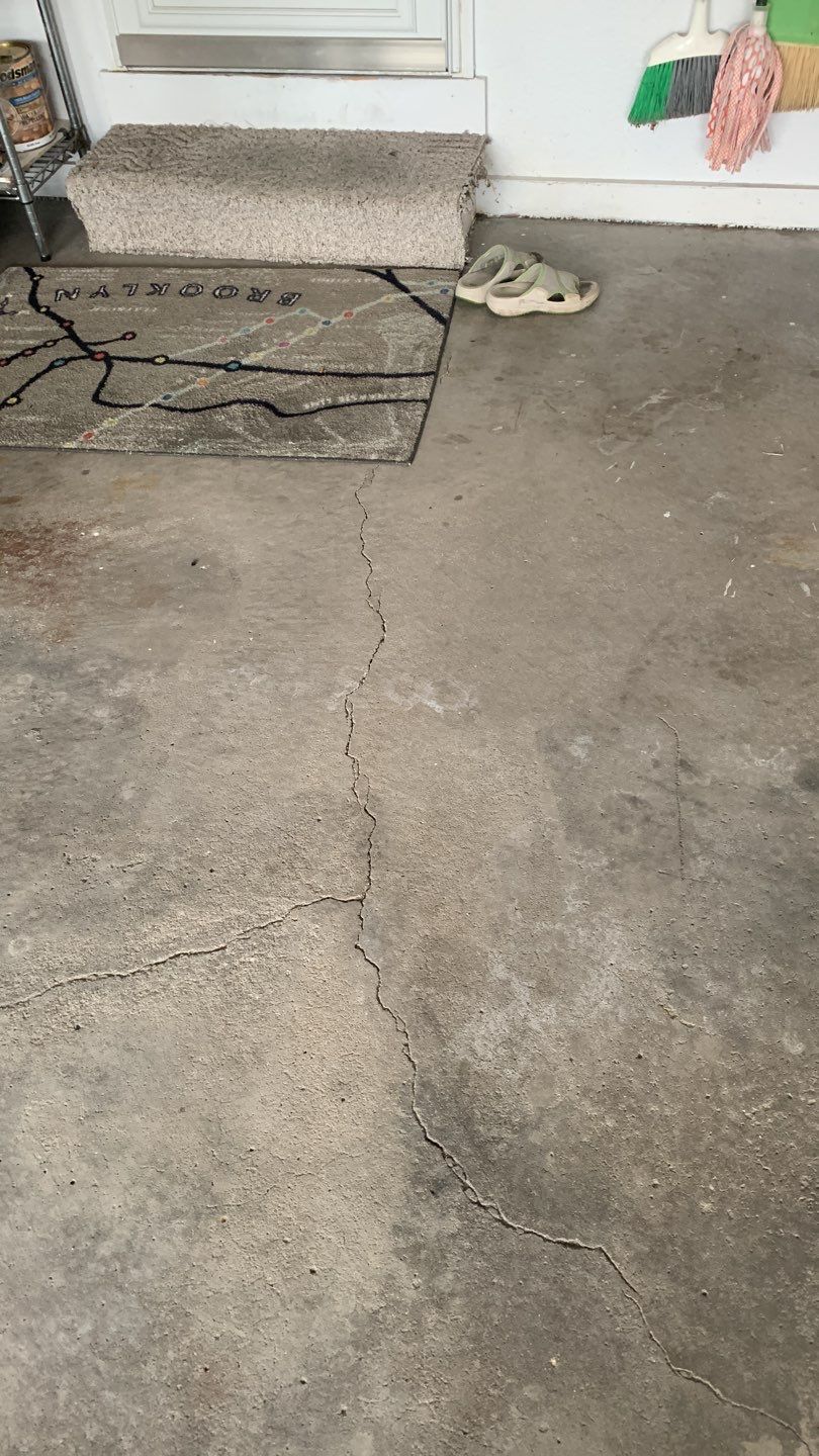West Des Moines Garage and Patio Floor Coating using Pebble Beach Flakes by Revival Concrete Coatings