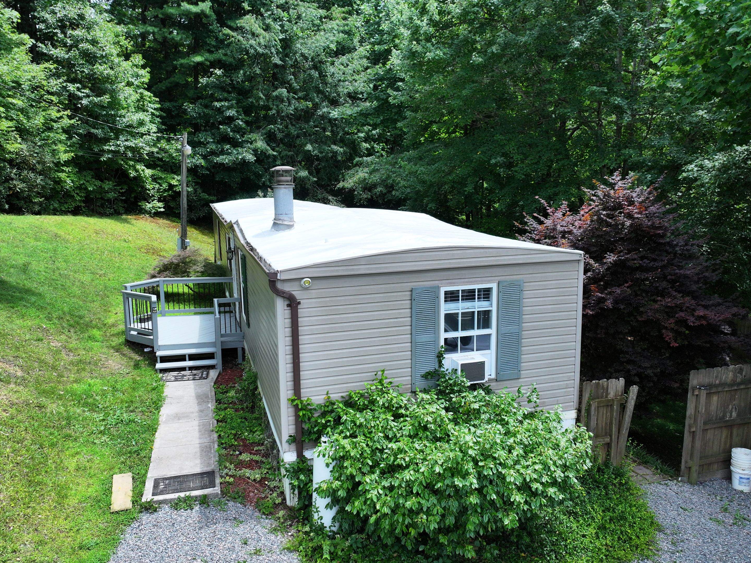 Morriss Residence by Omnia Roofing