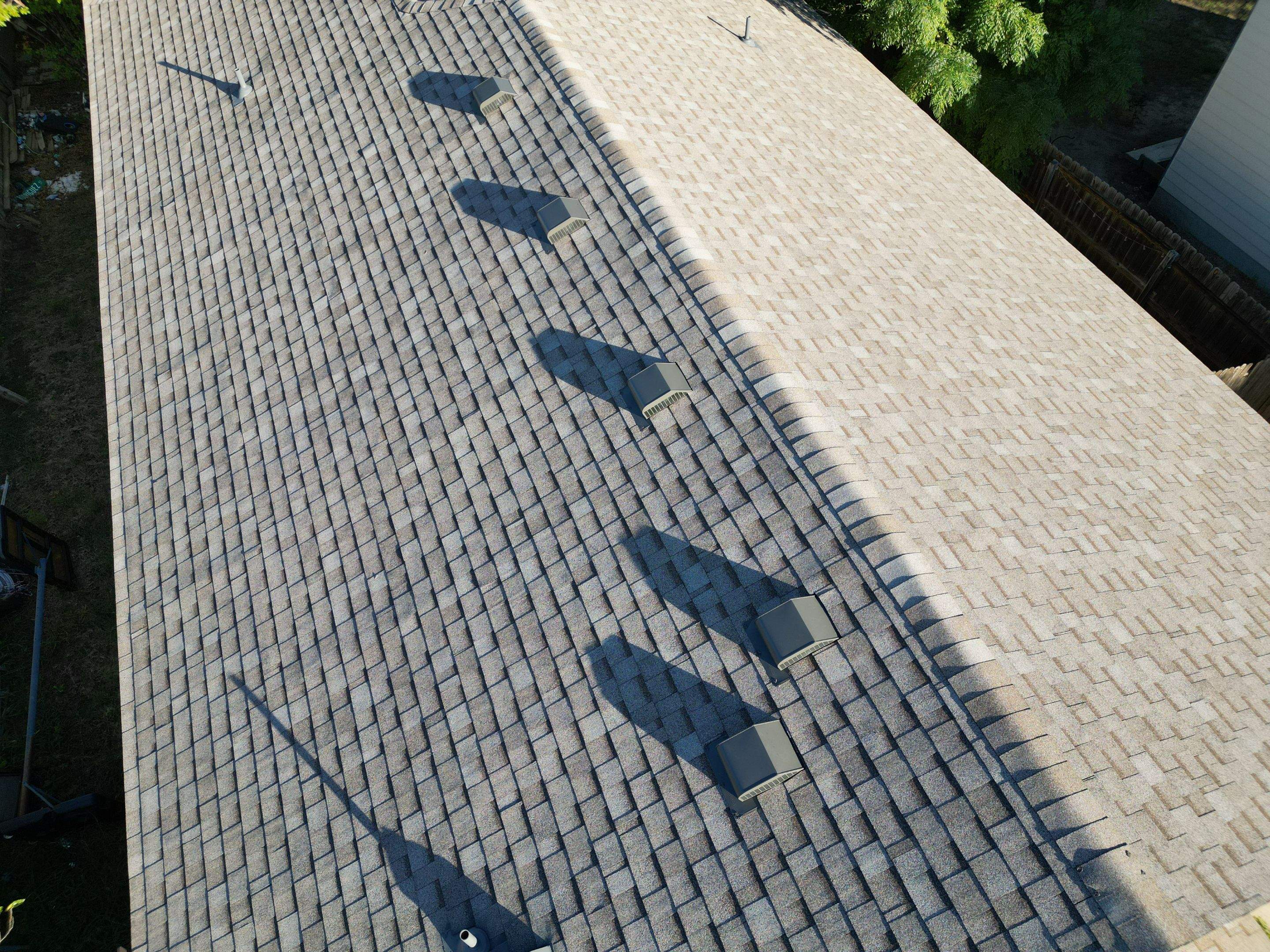 Beachwood - Iko Cambridge by RoofsOnly.com