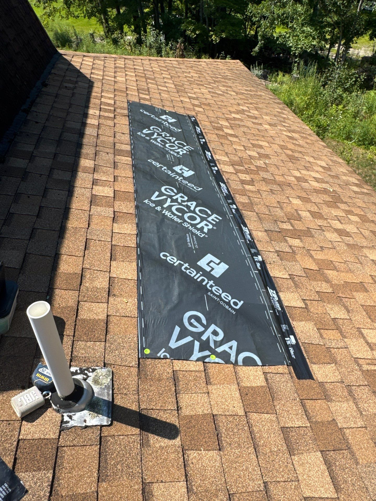 Emergency Roof Patch and Leak Mitigation in Townsend by Boston Board Up