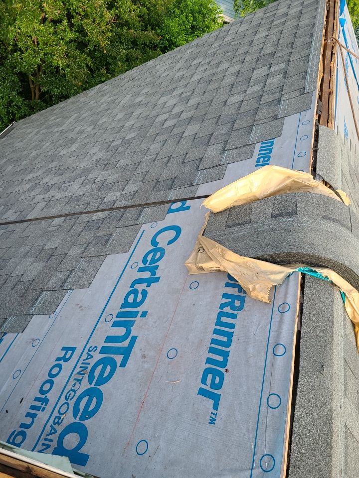 Arlington: CertainTeed Landmark Architectural Shingle in Georgetown Gray by RM Banning, Inc.