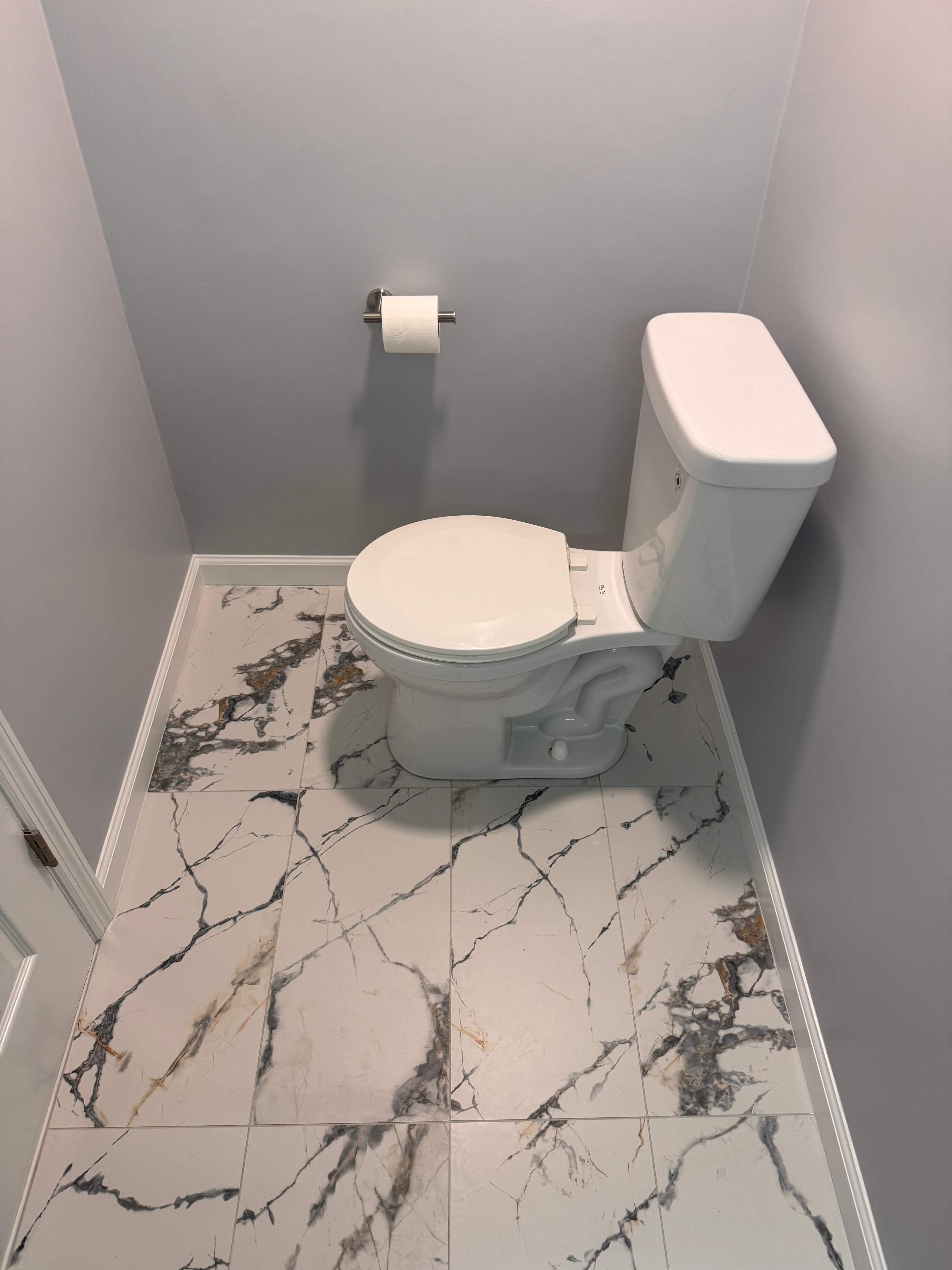 Half bathroom renovation by Prudencio