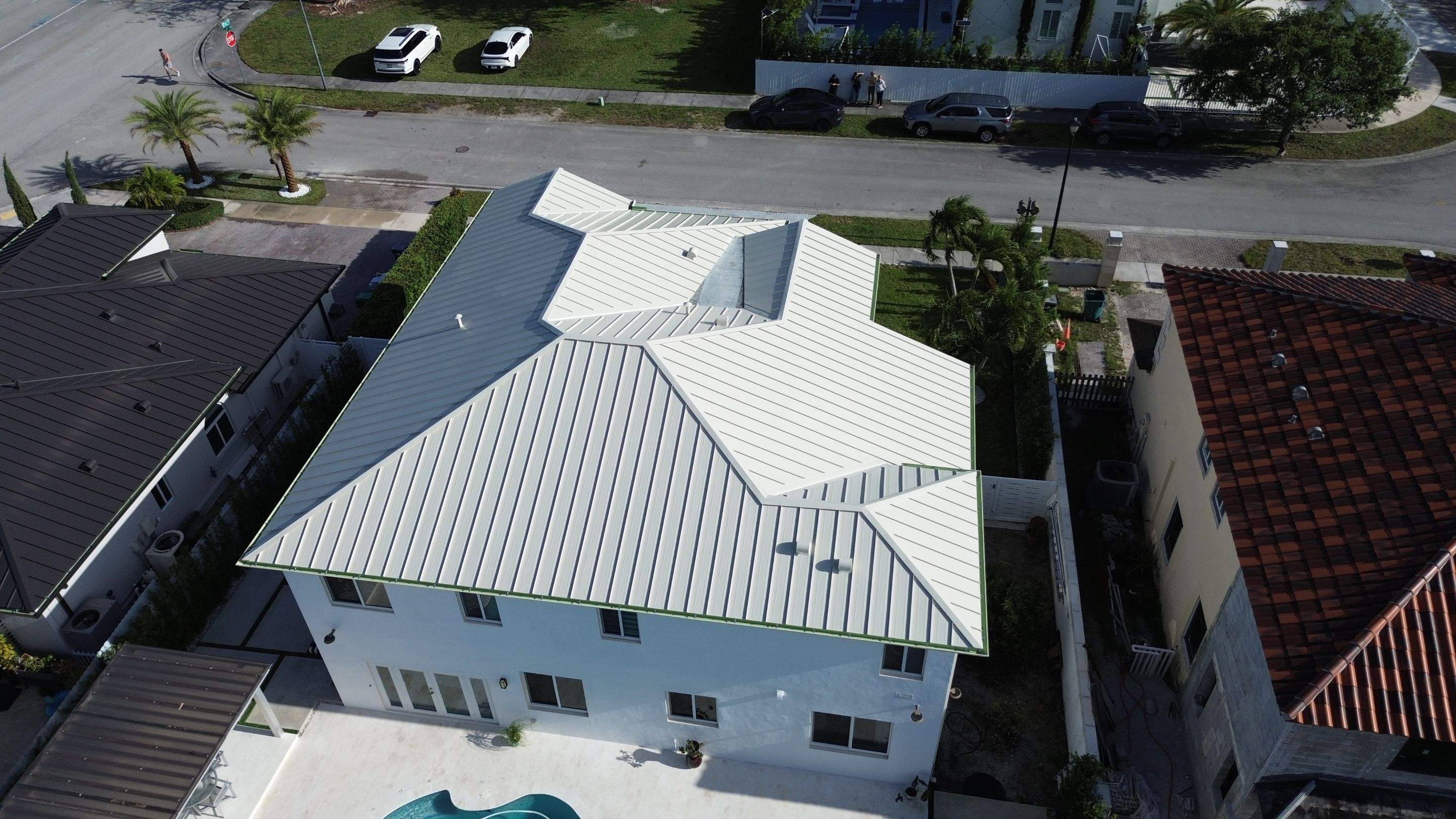 Metal Roof - Galvalume - Almond by Istueta Roofing