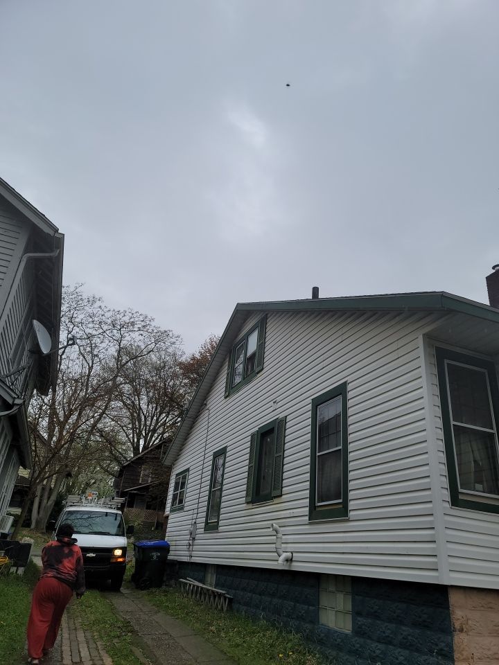 ATLAS PINNACLE COLOR: COASTAL GRANITE DRIP EDGE: WHITE by Eagle Eye Roofing