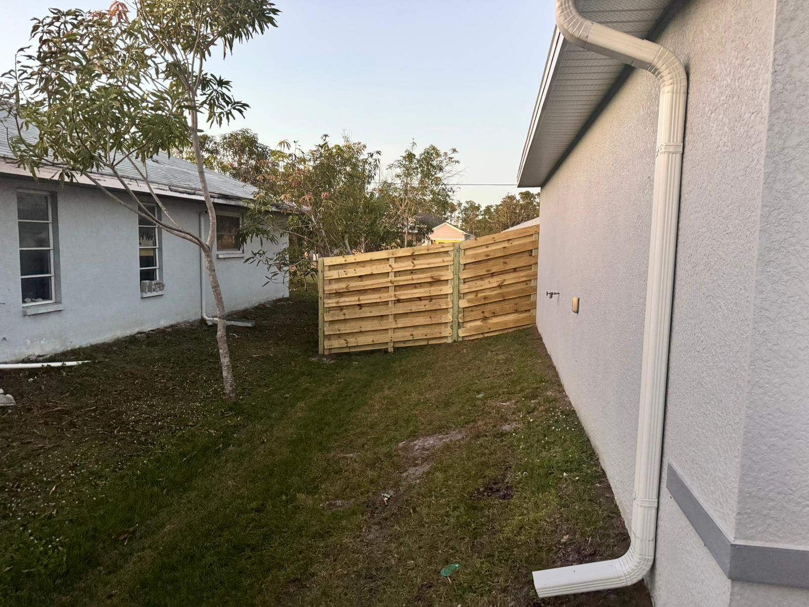 Horizontal Shadowbox Installation in Port Charlotte by True Fence LLC