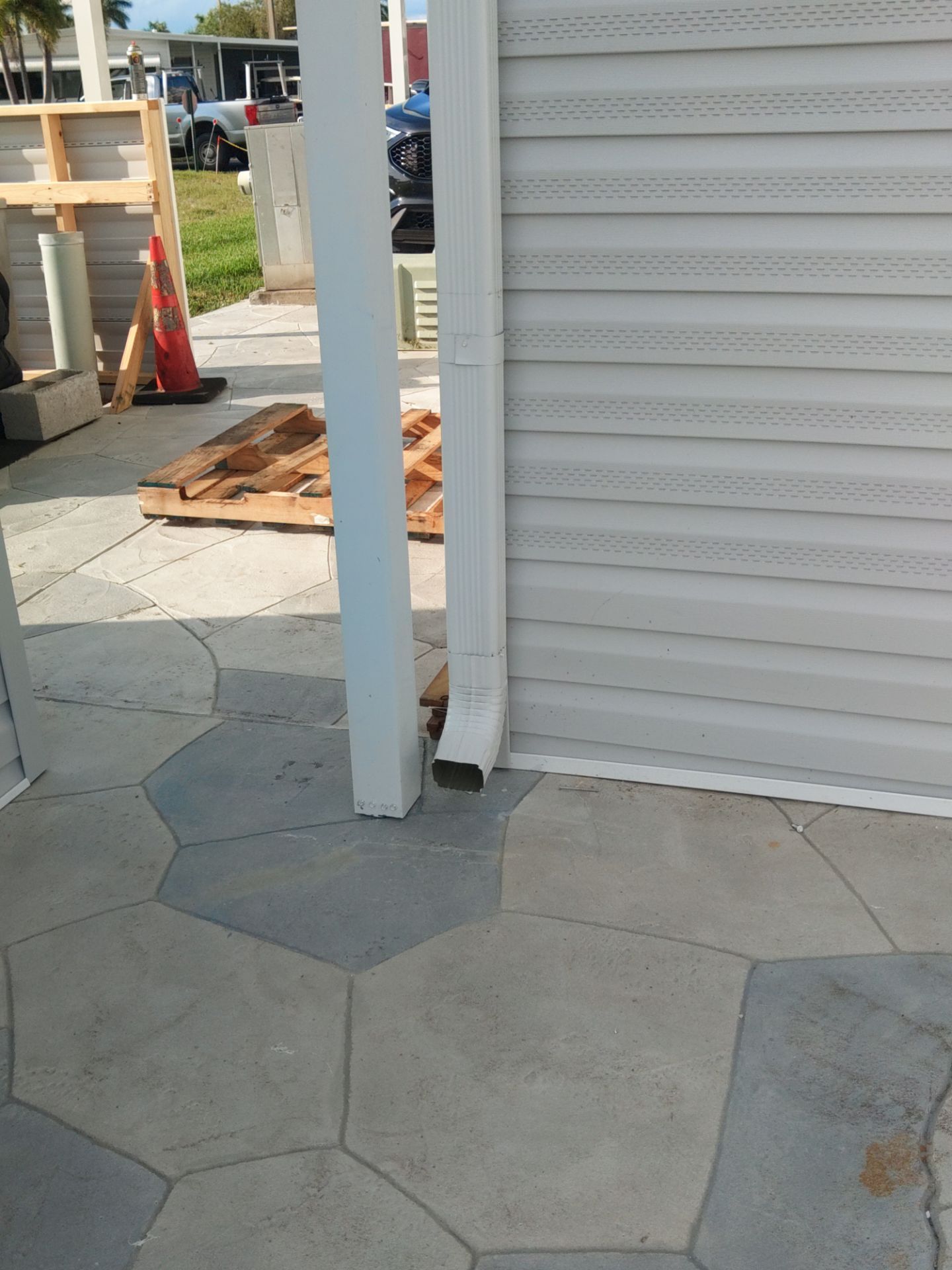 7-Inch Seamless Gutters for Heavy Rain in Sarasota FL by Gutter Professors