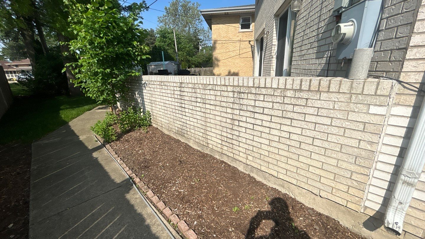 Lincolnwood, IL house washing, and patios by Northern Power Washing LLC.
