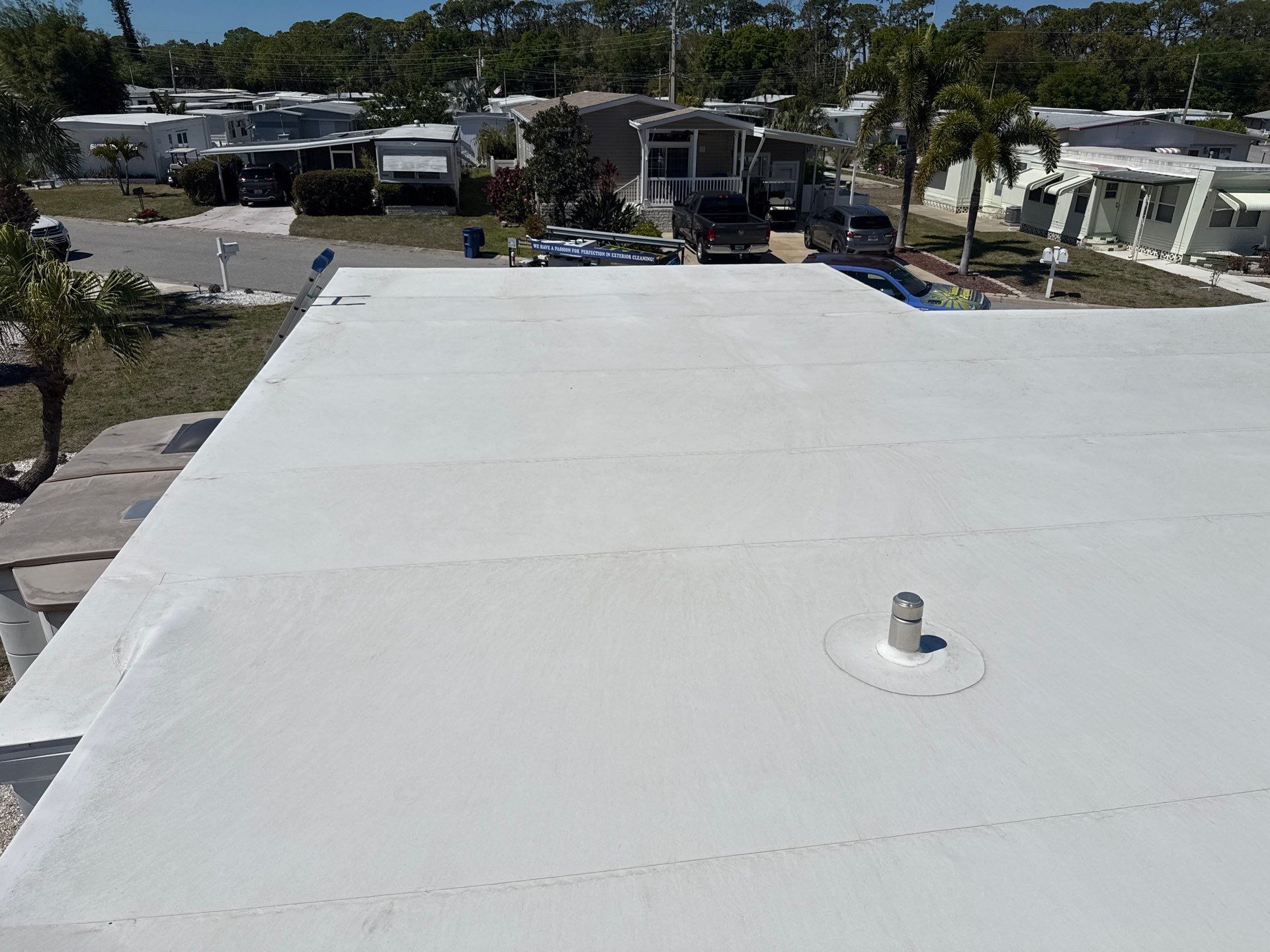 TPO Roof Cleaning – Tri-Par Estates, Sarasota, FL (5-Star Review) by Sunshine AquaWash