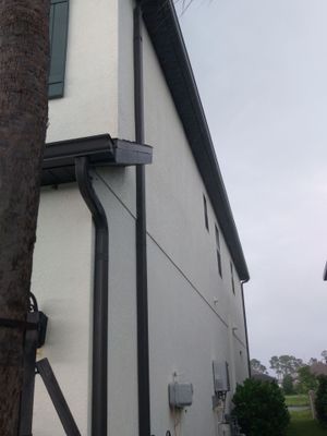 Bronze Seamless Gutters in Bradenton FL