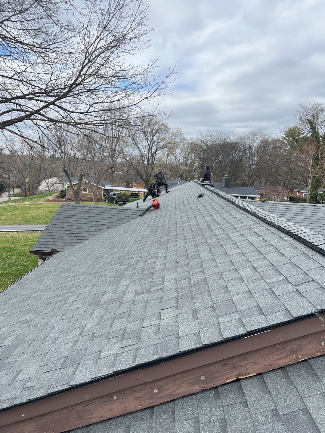 Residential Roofing Installation using Owens Corning Oakridge Roofing System by Undersun Roofing 