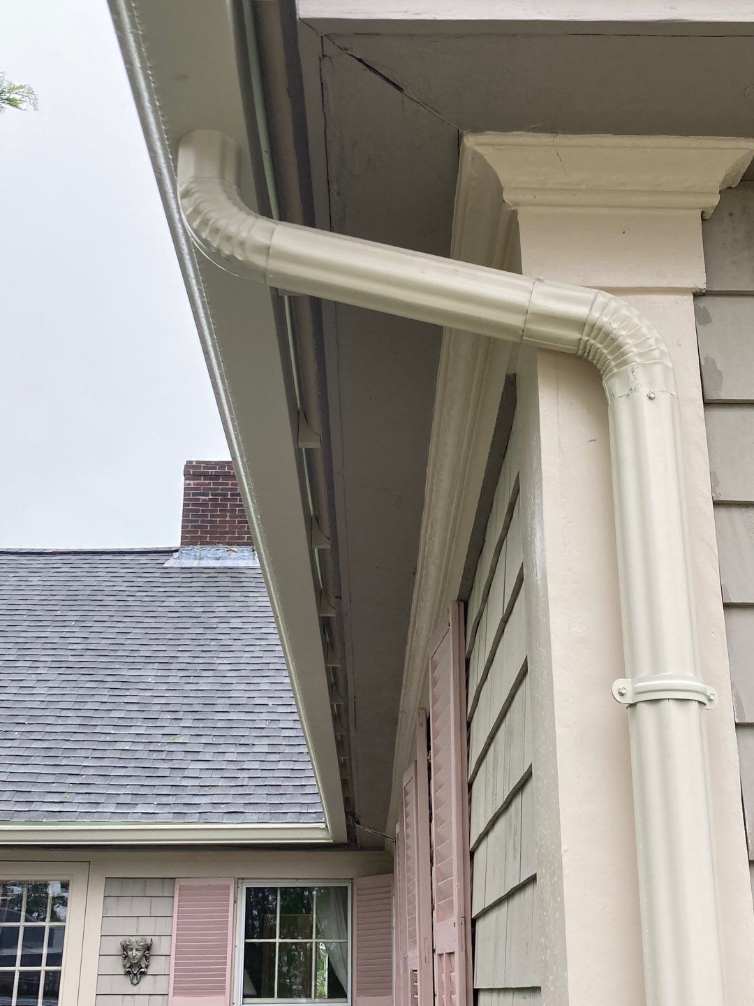 Gutter Installation using 6" K-Style Aluminum Gutter on a Vinyl Wedge Buildout by Gutter Pro Enterprises