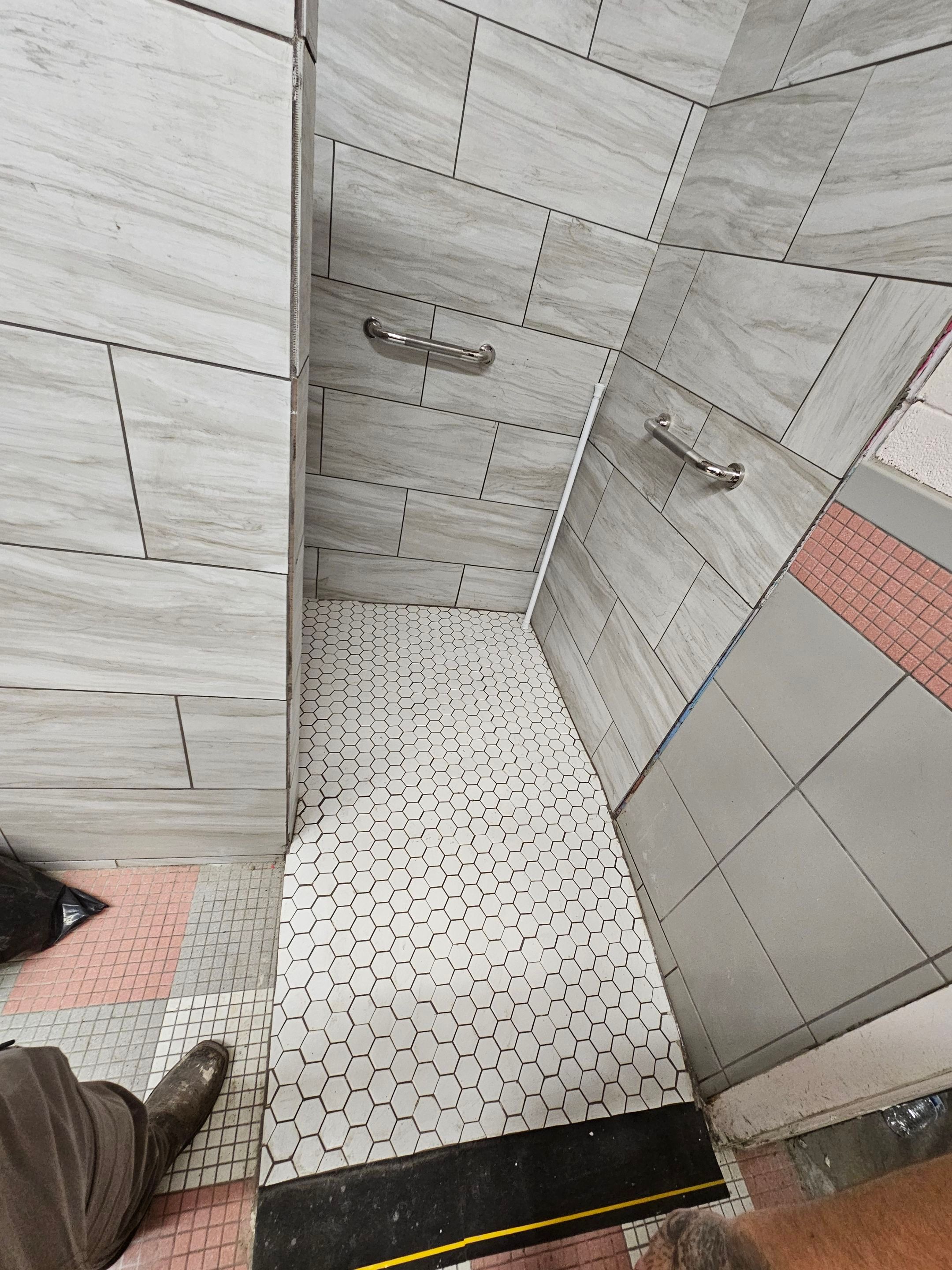 Showers & Storage by EL-GC LLC