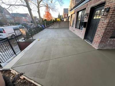 Groton St Forest Hills, NY 11375