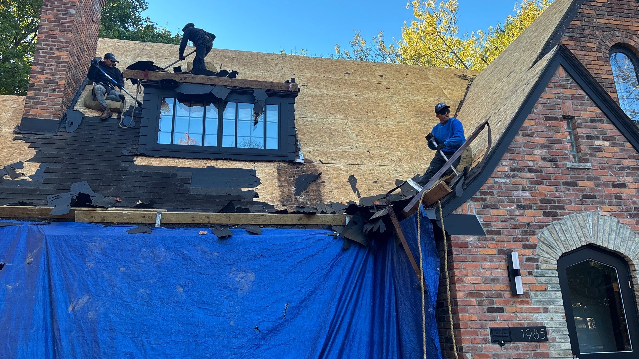 Roof Replacement using Owens Corning Onyx Black by 180 Contractors