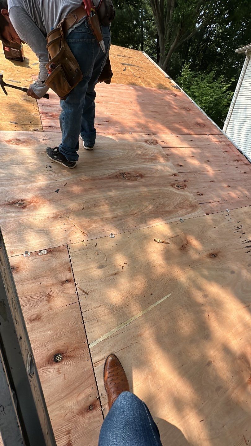 Burke: CertainTeed Landmark Pro Architectural Shingles in Max Def Weathered Wood by RM Banning, Inc.