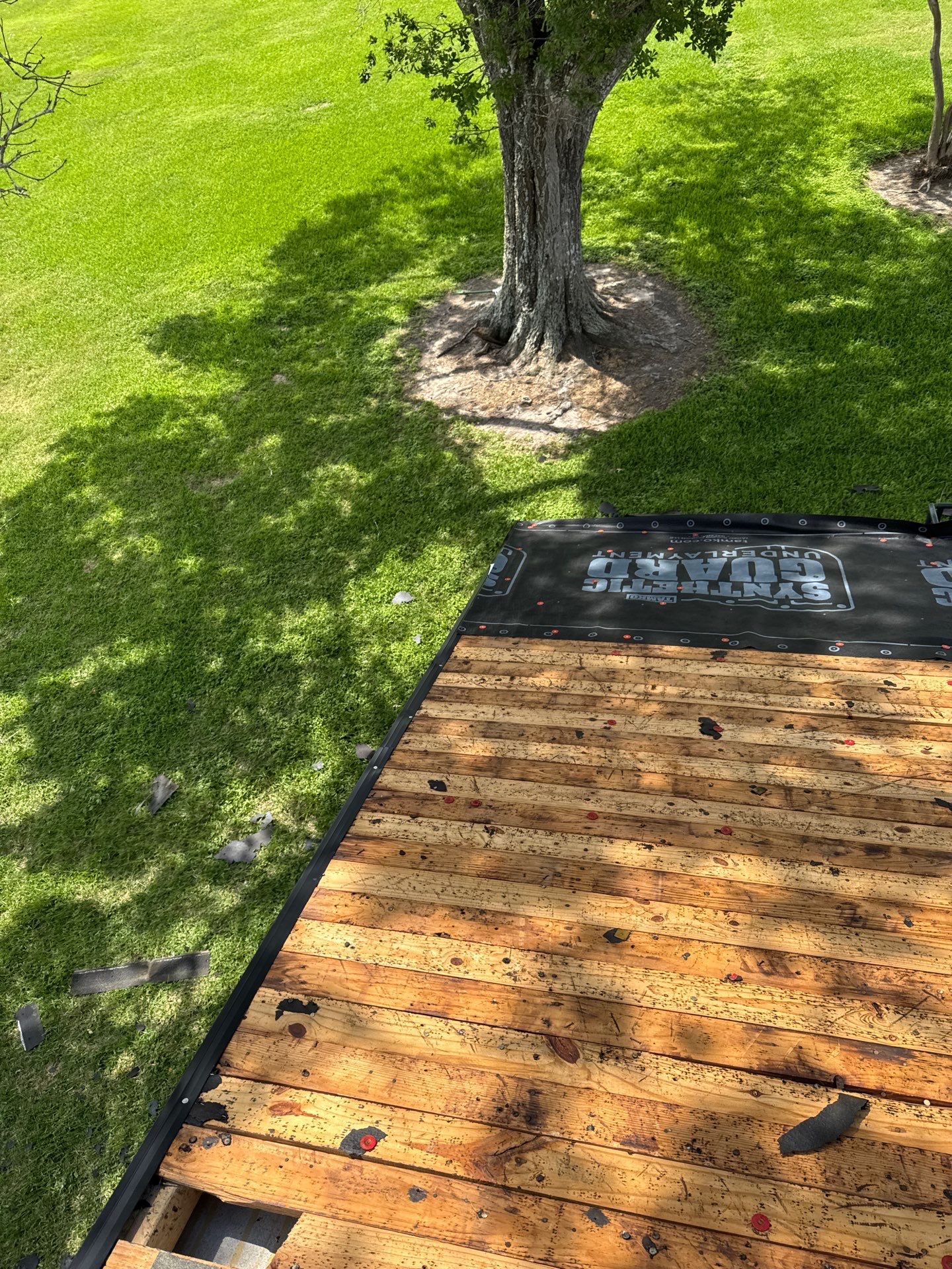 Roof Replacement louise by Roof Repair Company