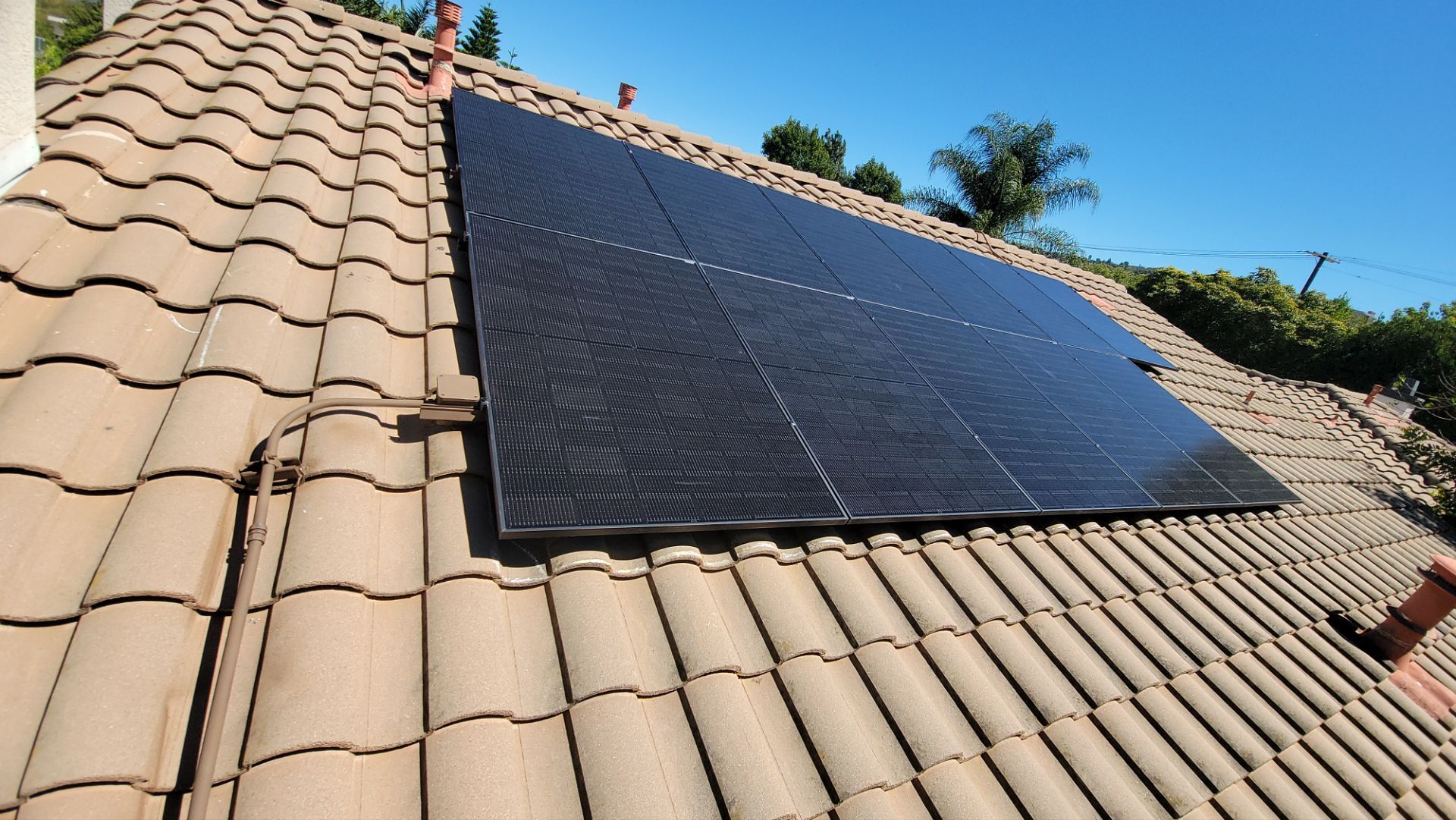 Seventeen Panel Solar Energy System in Los Angeles by AWS Solar