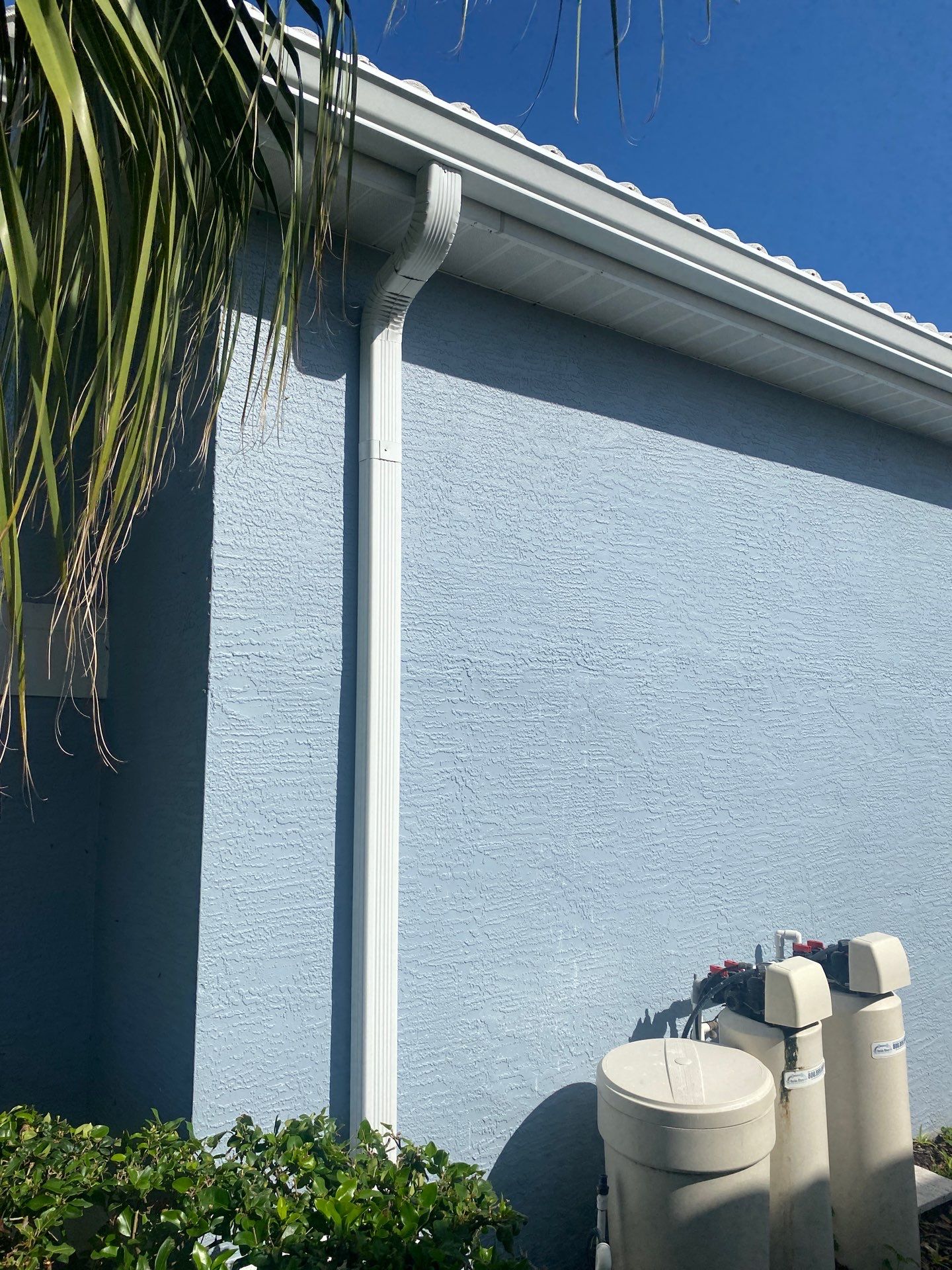 Smooth Box Seamless Gutters Installed by Gutter Professor in Sarasota FL by Gutter Professors