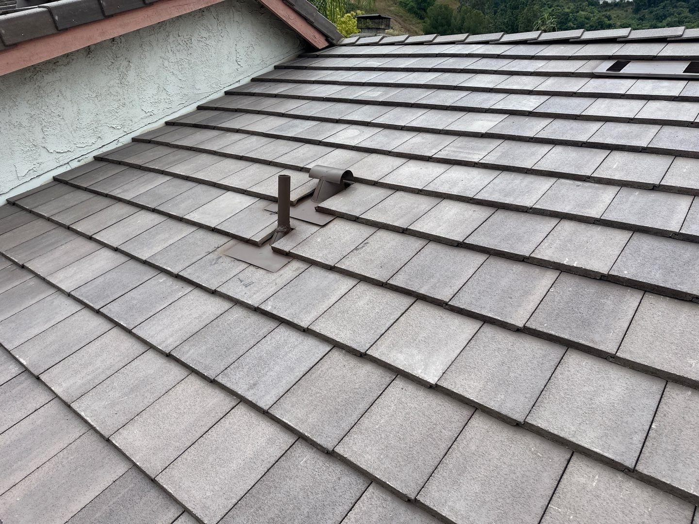 Light Gray Blend Tile by Reimagine Roofing