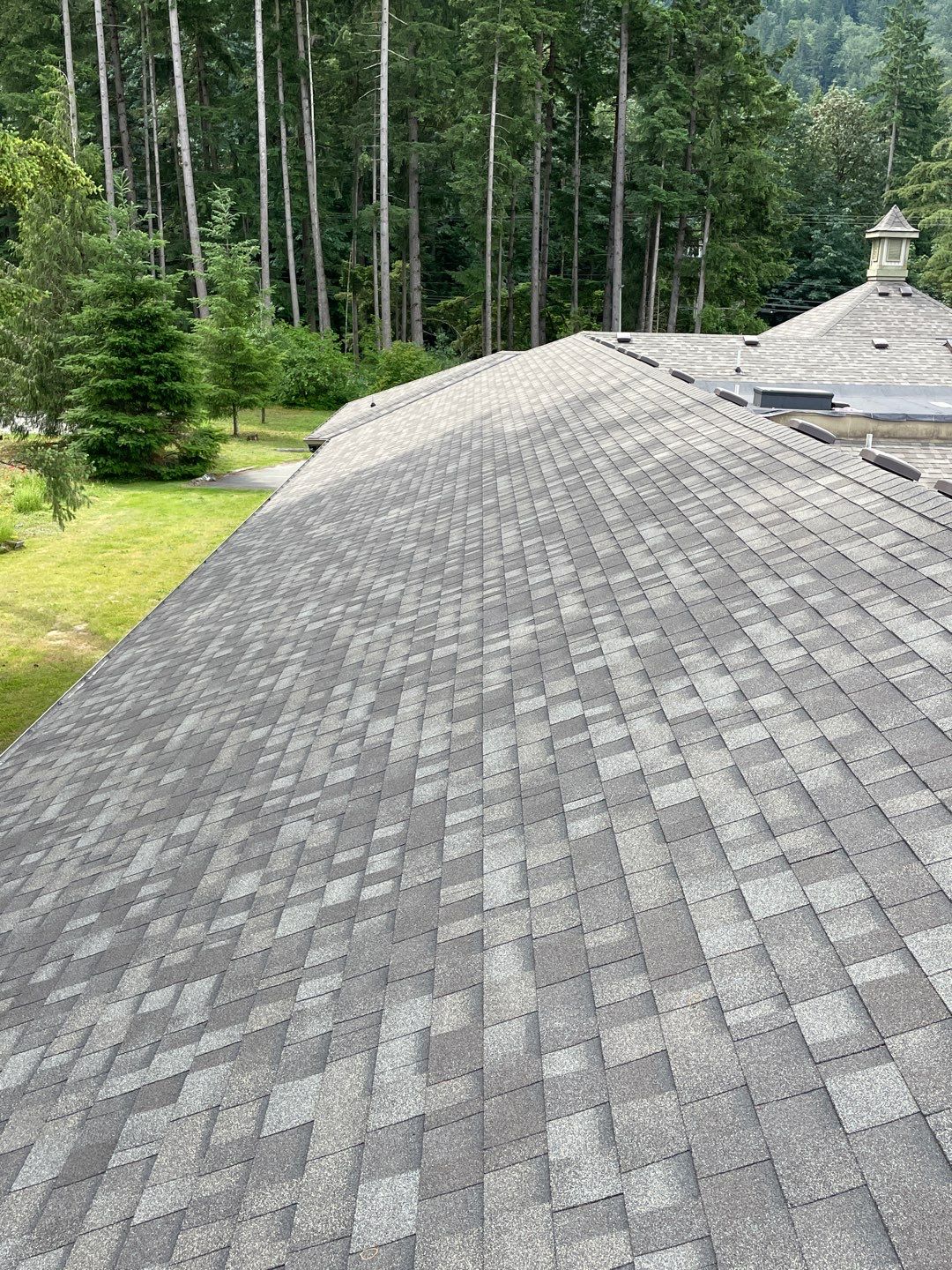 Residential ReRoofing Installation using OC Oakridge shingles by Top Notch Roofing Inc