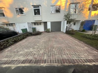 Driveway And Patio Clean using honda 21 ltr/min