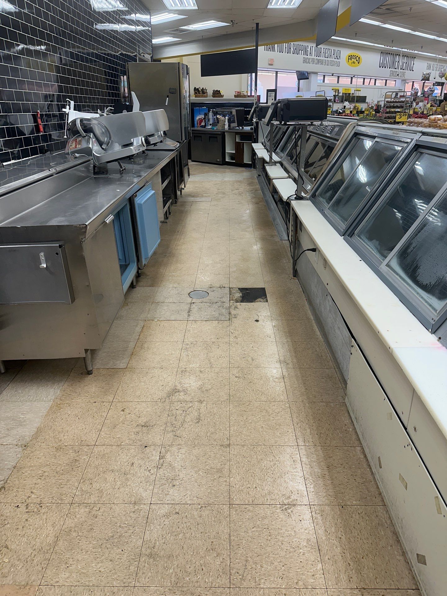 Fresco y Más Food Prep Area by Seamless Surfaces