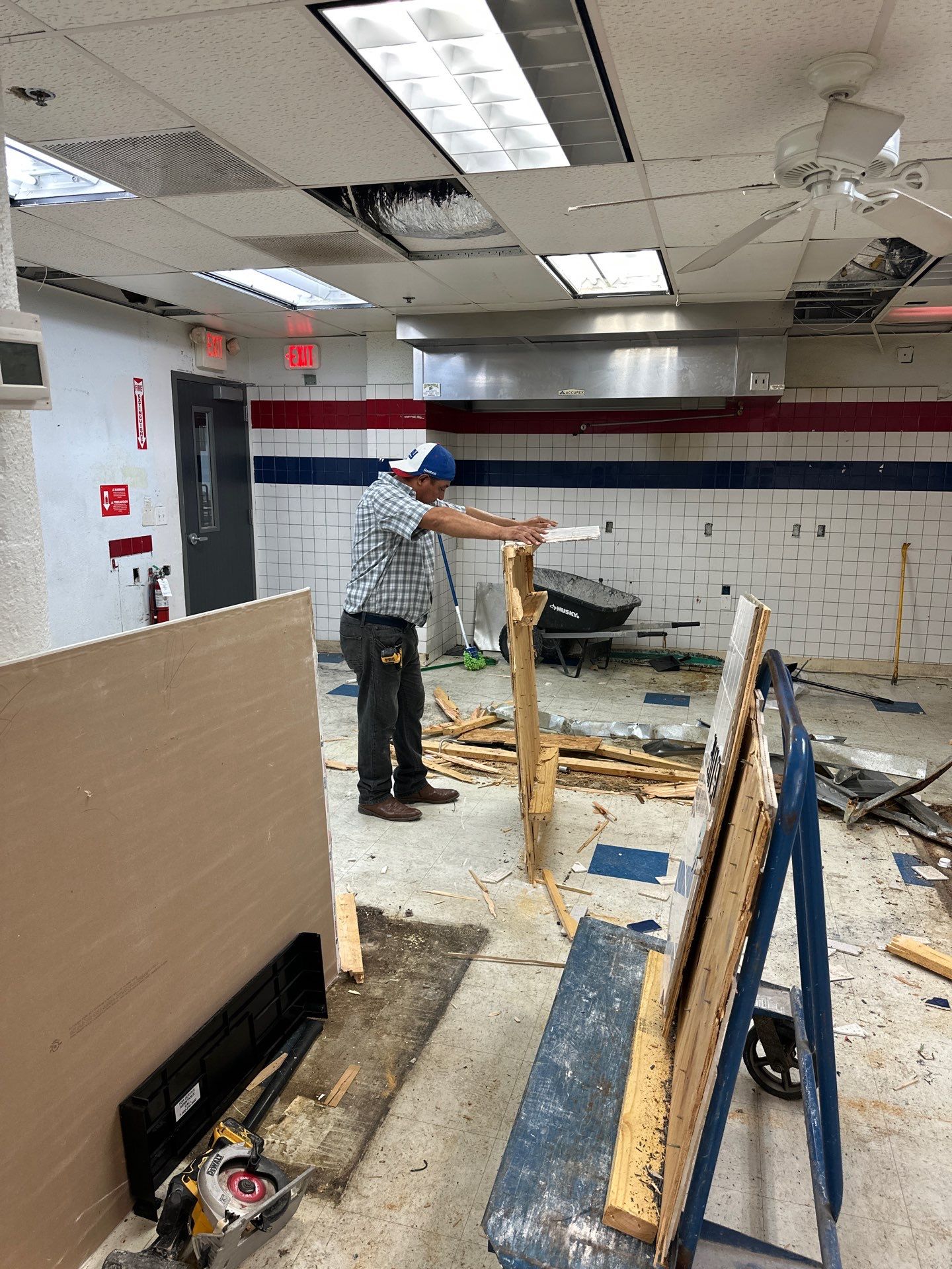 C-Store renovation at Dallas Life by EL-GC LLC 