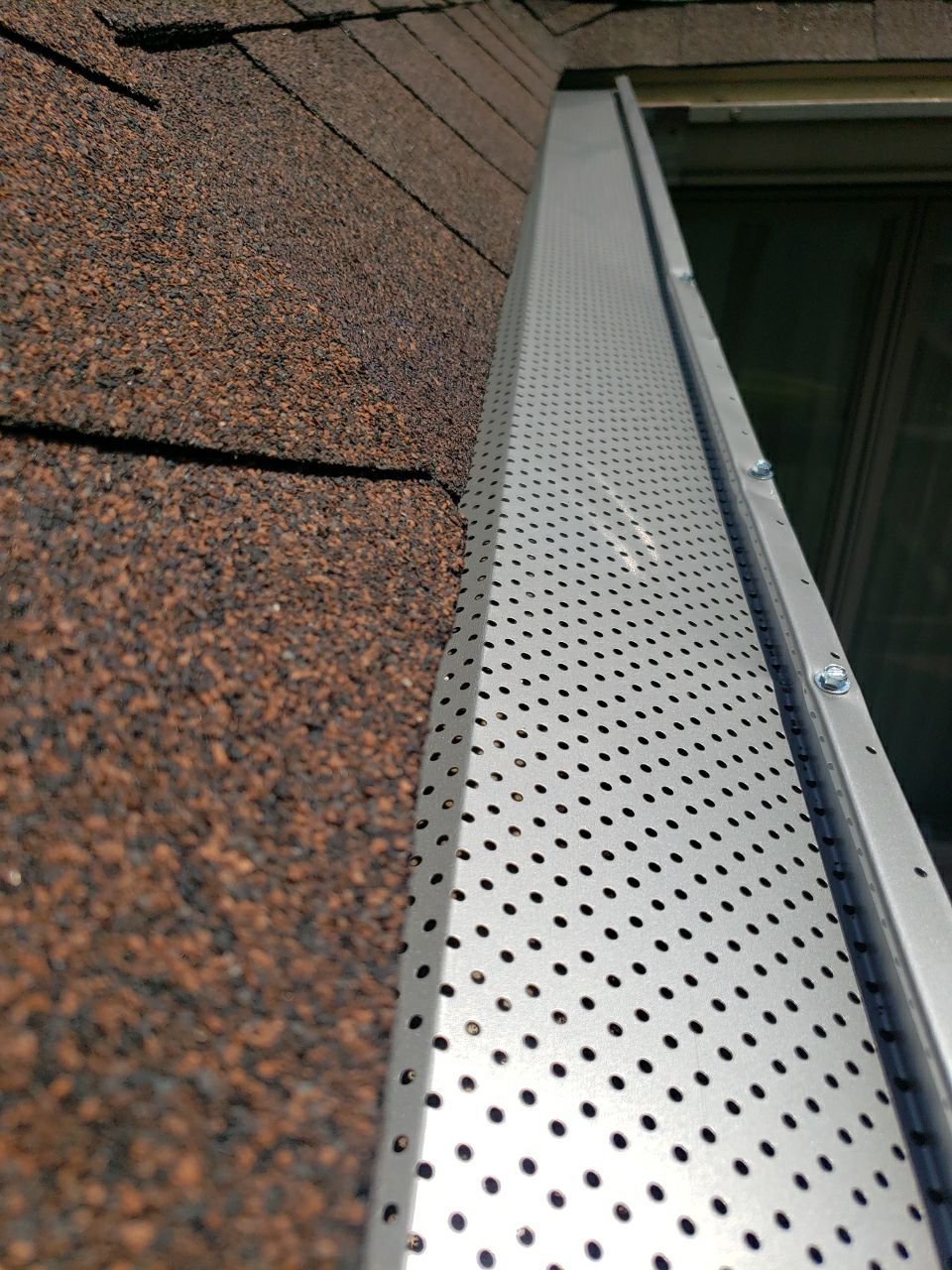 Brand: Atlas Pinnacle Color: Pristine Scotchgard Hickory Drip: Musket Brown by Eagle Eye Roofing