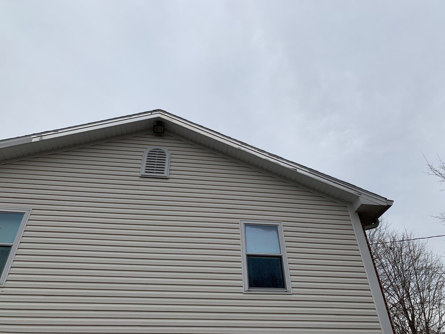 Residential Roofing Installation using Owens Corning Oakridge Roofing System by Undersun Roofing 