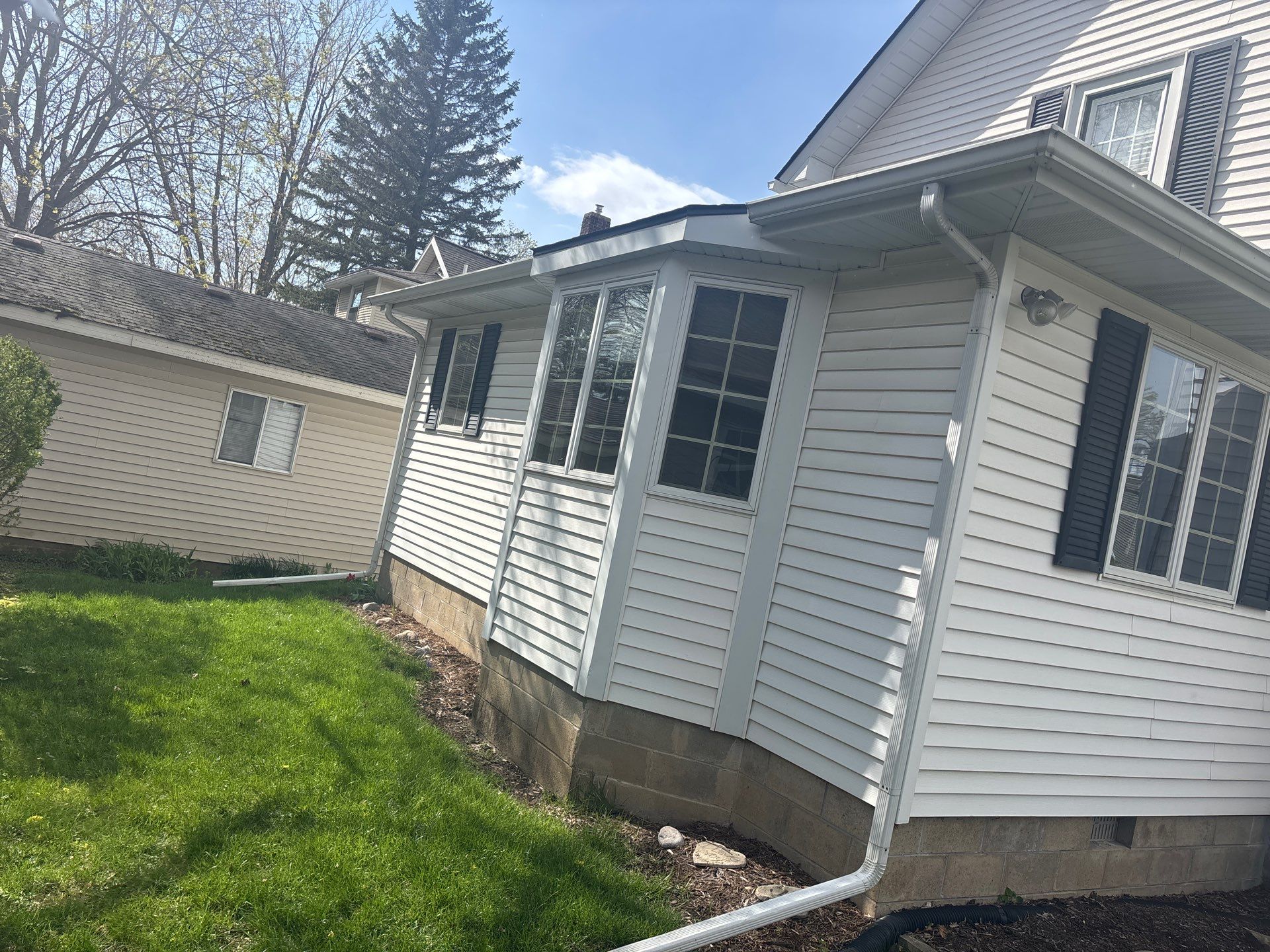 Grand Ledge Home - Complete Roof and Gutters by Acme Exteriors