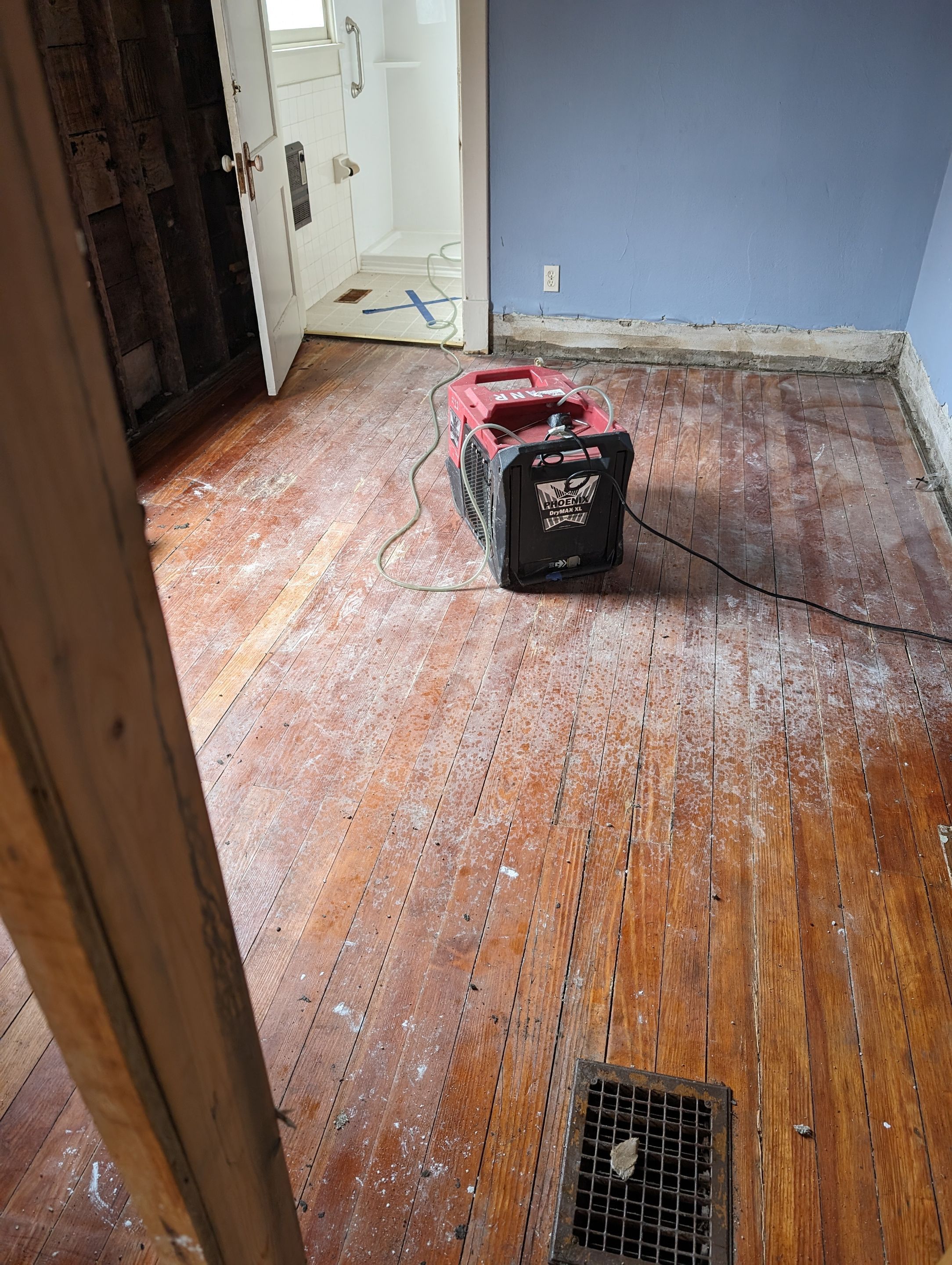 Emergency Service Water Mitigation in Louisville, KY by ANR Restoration