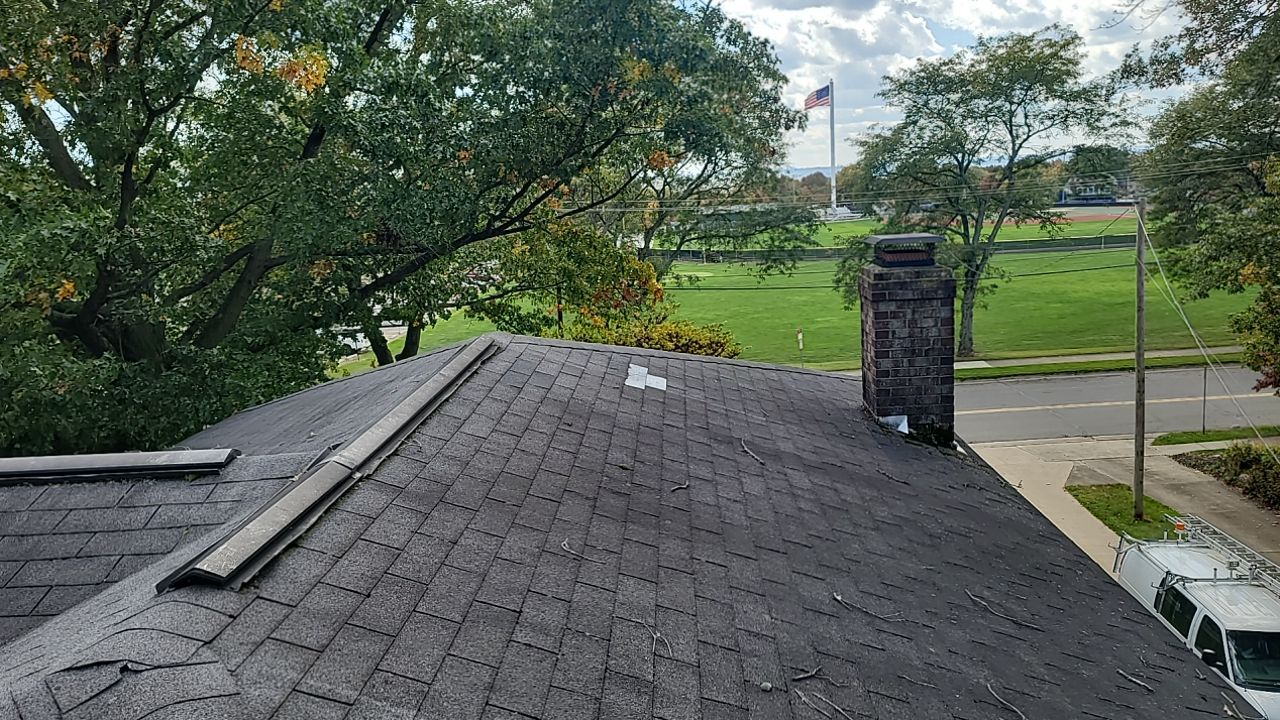 ATLAS PINNACLE COLOR: SCOTCHGARD BLACK SHADOW DRIP EDGE: WHITE by Eagle Eye Roofing