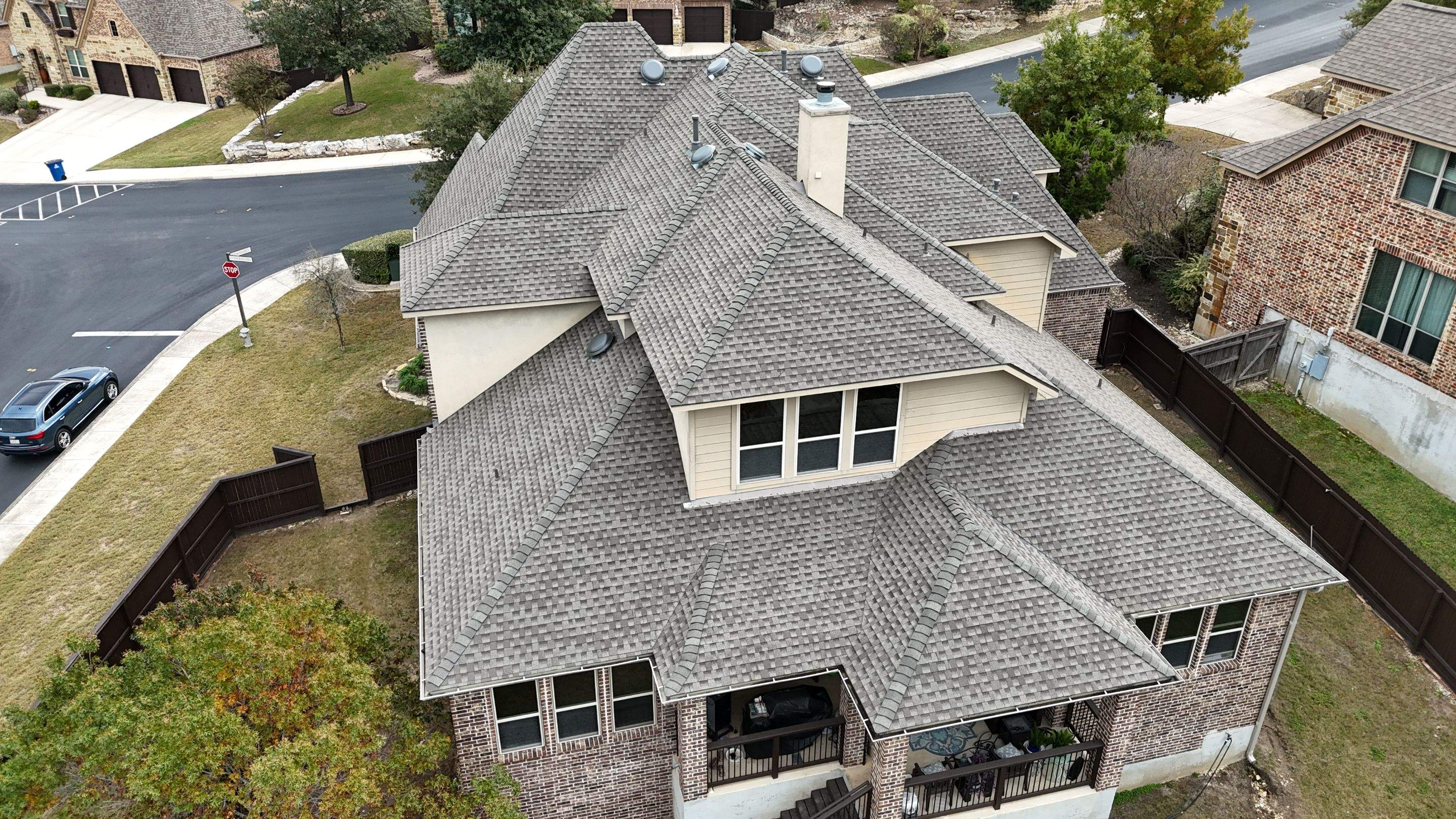 GAF HDZ - Weathered Wood by Elite Roofing LLC