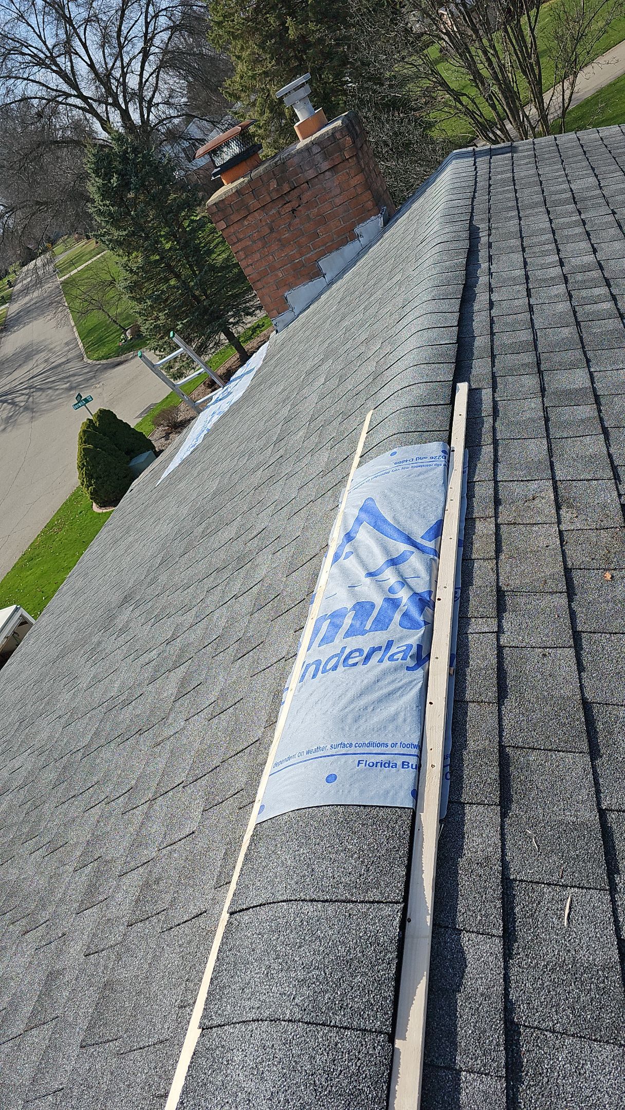 ATLAS PINNACLE COLOR: COASTAL GRANITE by Eagle Eye Roofing