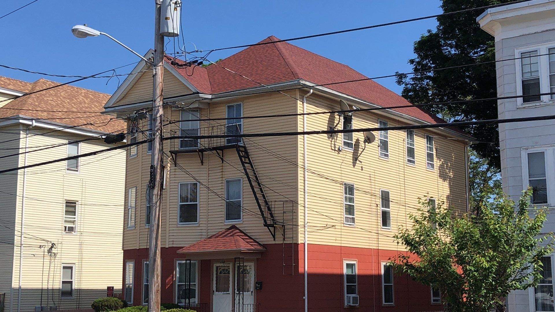 Red Oak Roofs by Pinnacle Roofing & Skylights