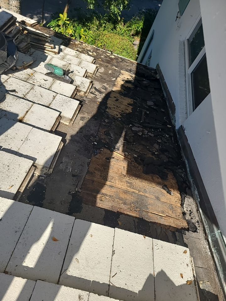Tile Roof Repair in Delray Beach – Fast, Fair, and Professional Service by Aastro Roofing