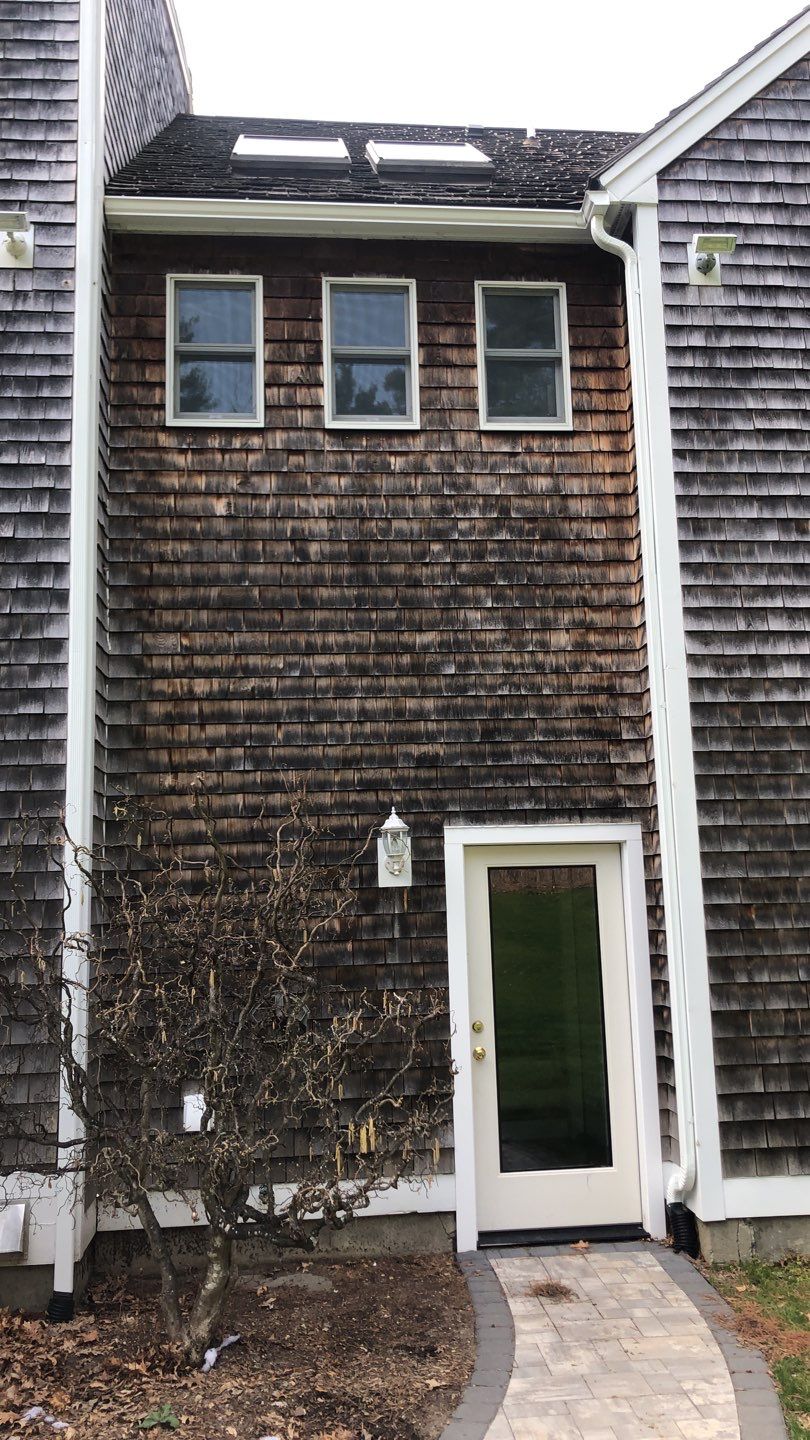 Gutter Installation using 5" Leaf Relief K-Style Aluminum Gutter by Gutter Pro Enterprises
