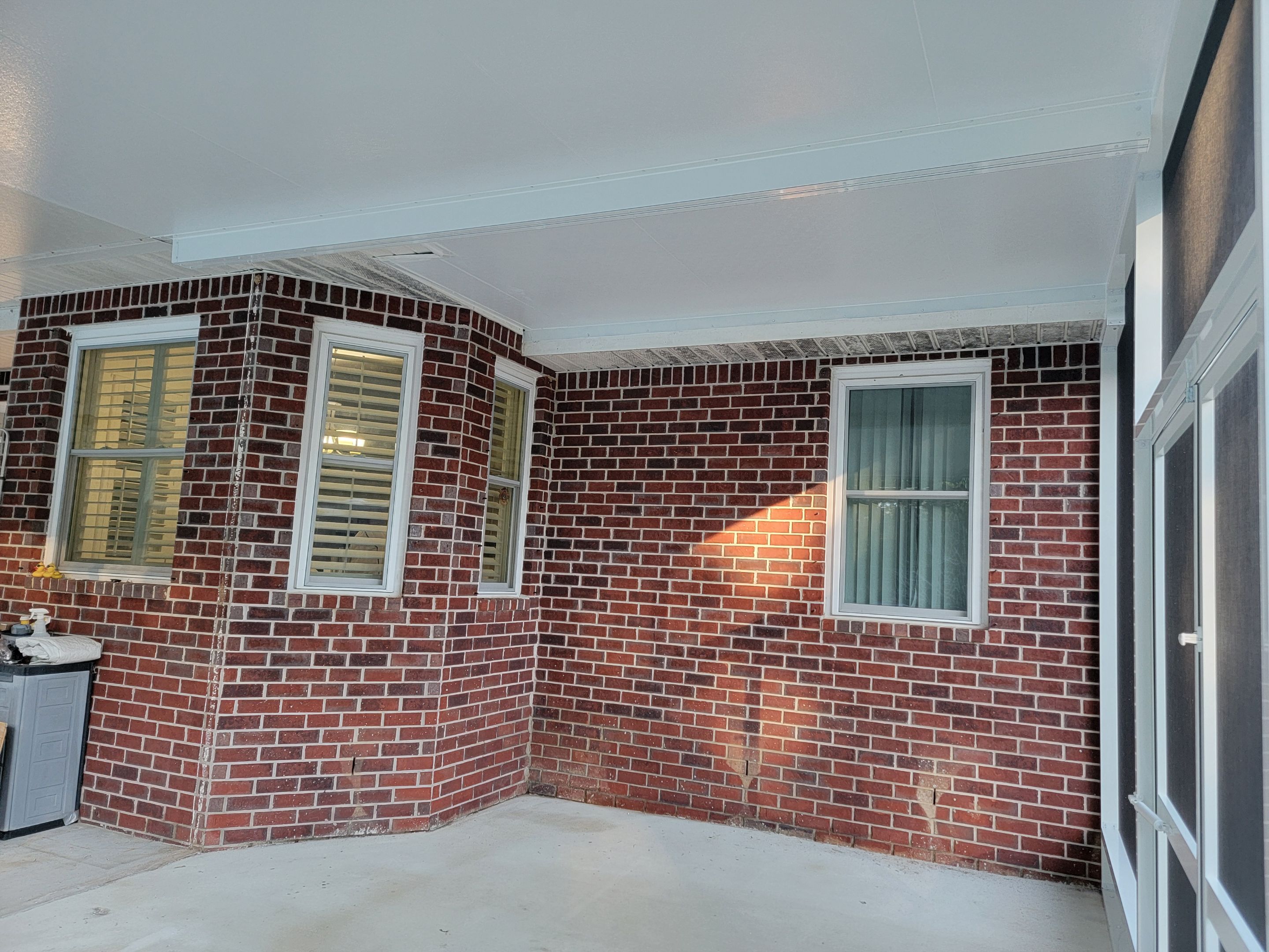 Pensacola Screen Room Using Titan's Colorbeam by Titan Sunrooms