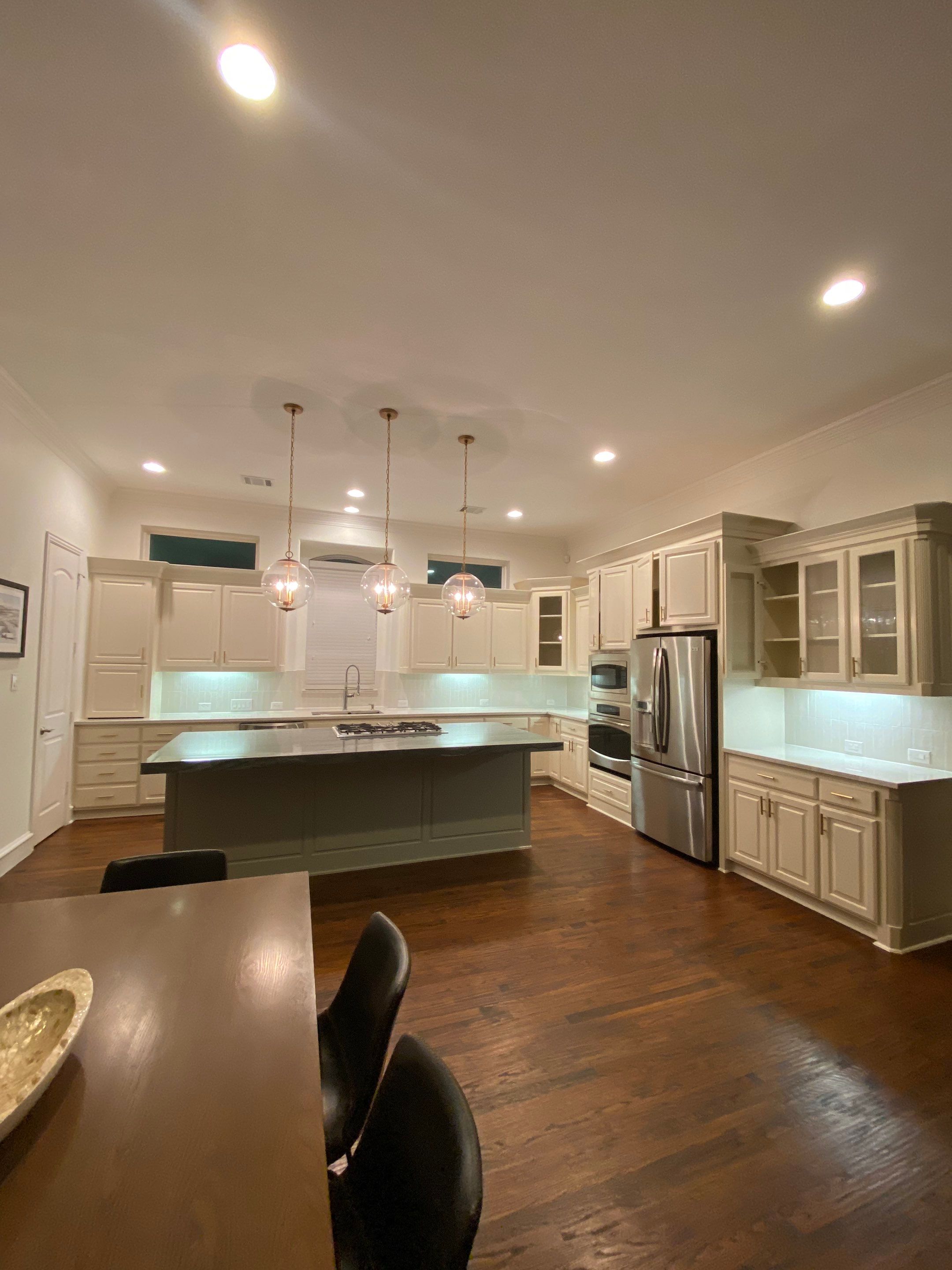 Kitchen Remodel using Quartzite by SLM General Contractors & Roofing