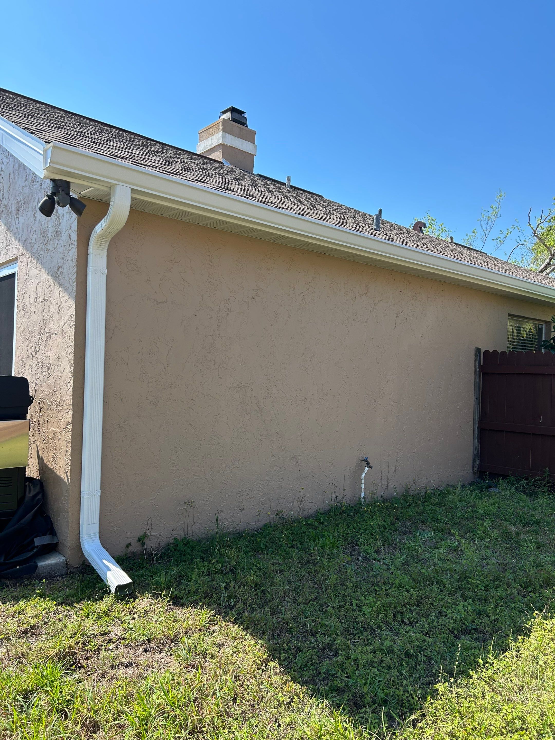 6 Inch Seamless Gutters using K-Style Seamless Gutters in Sarasota FL by Gutter Professors