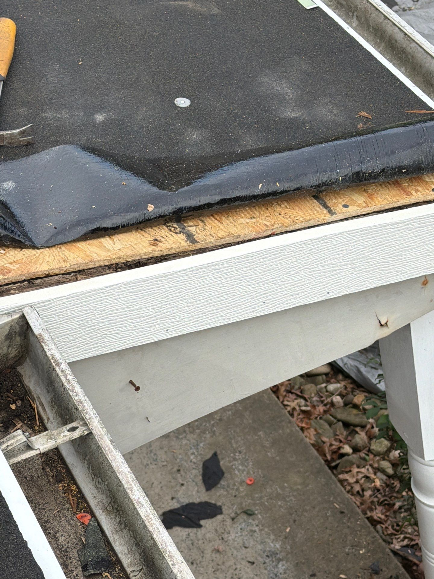 Residential Roofing Installation using GAF Timberline HDZ Charcoal by Rainstoppers Roofing