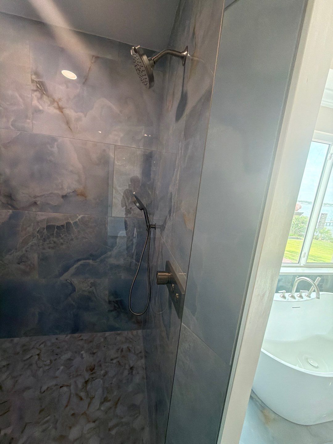 A Coastal Spa Retreat, Reimagined by Acies Renovations