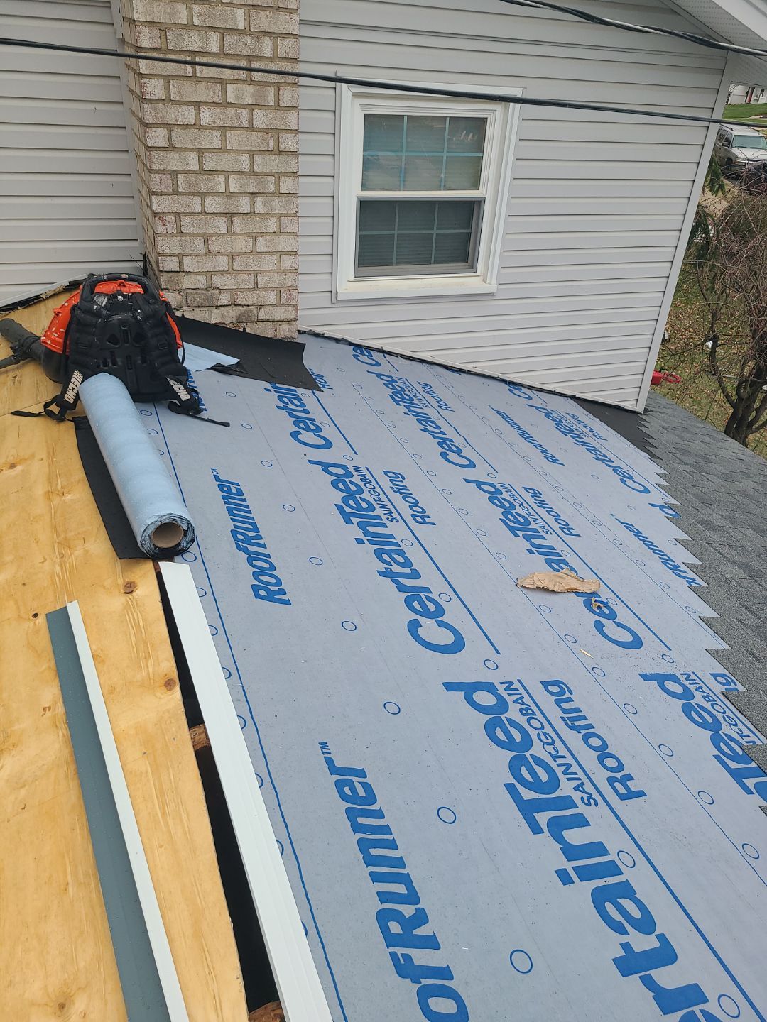 West Springfield: Residential Roof Replacement with CertainTeed Landmark in Colonial Slate by RM Banning, Inc.