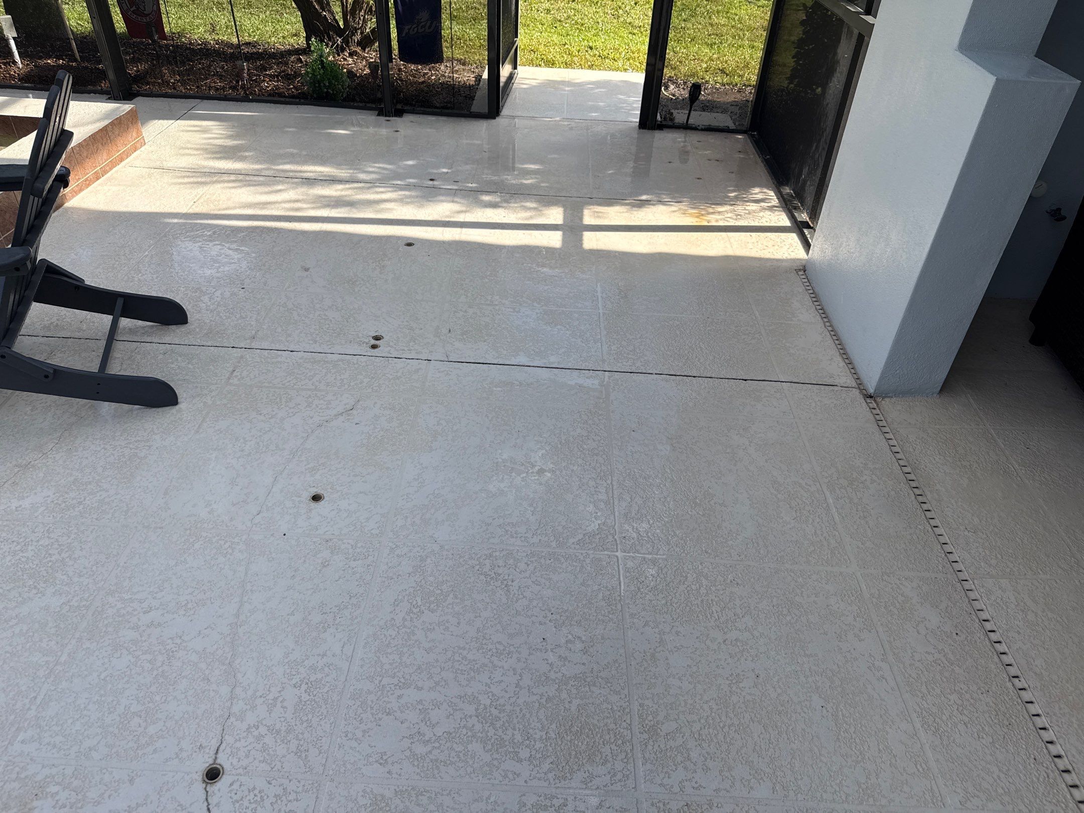 Painted Pool Deck, Lanai & Pool Cage Cleaning in River Club South – Bradenton, FL by Sunshine AquaWash